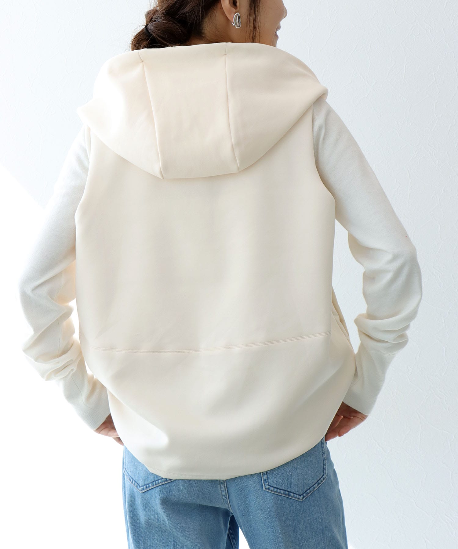 ステッチレスダウンベスト