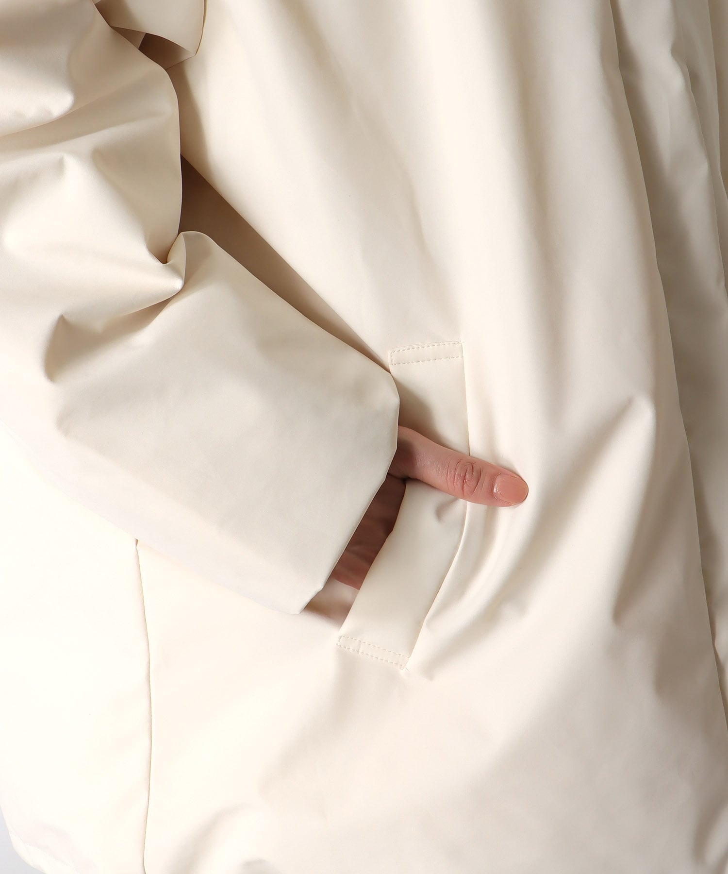 ステッチレス ライナー付きダウンジャケット