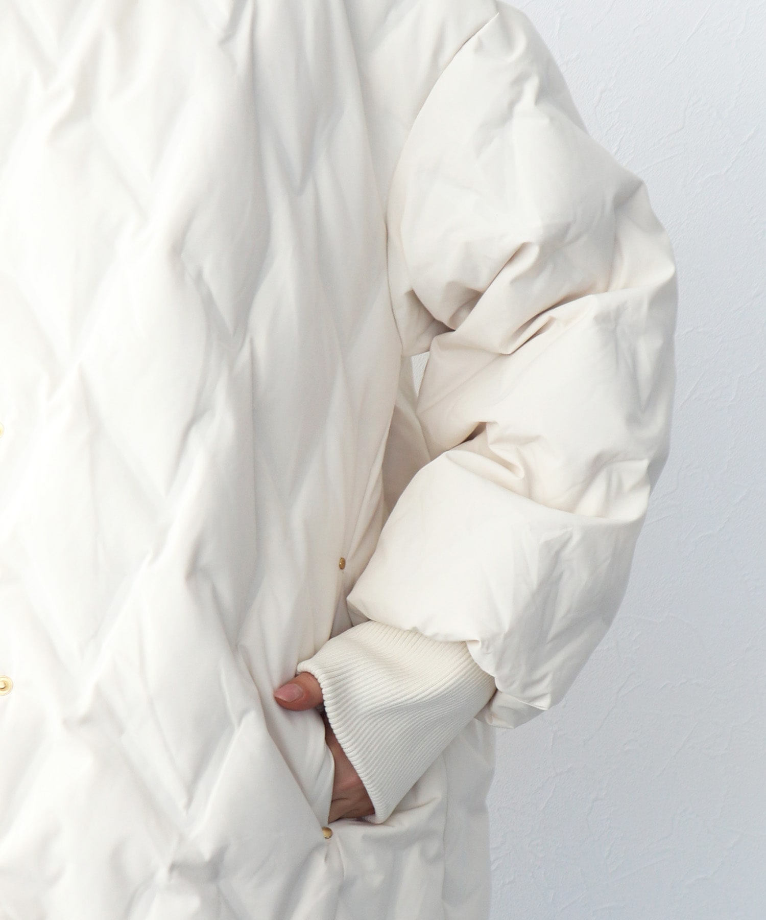 ステッチレスダウンノーカラージャケット