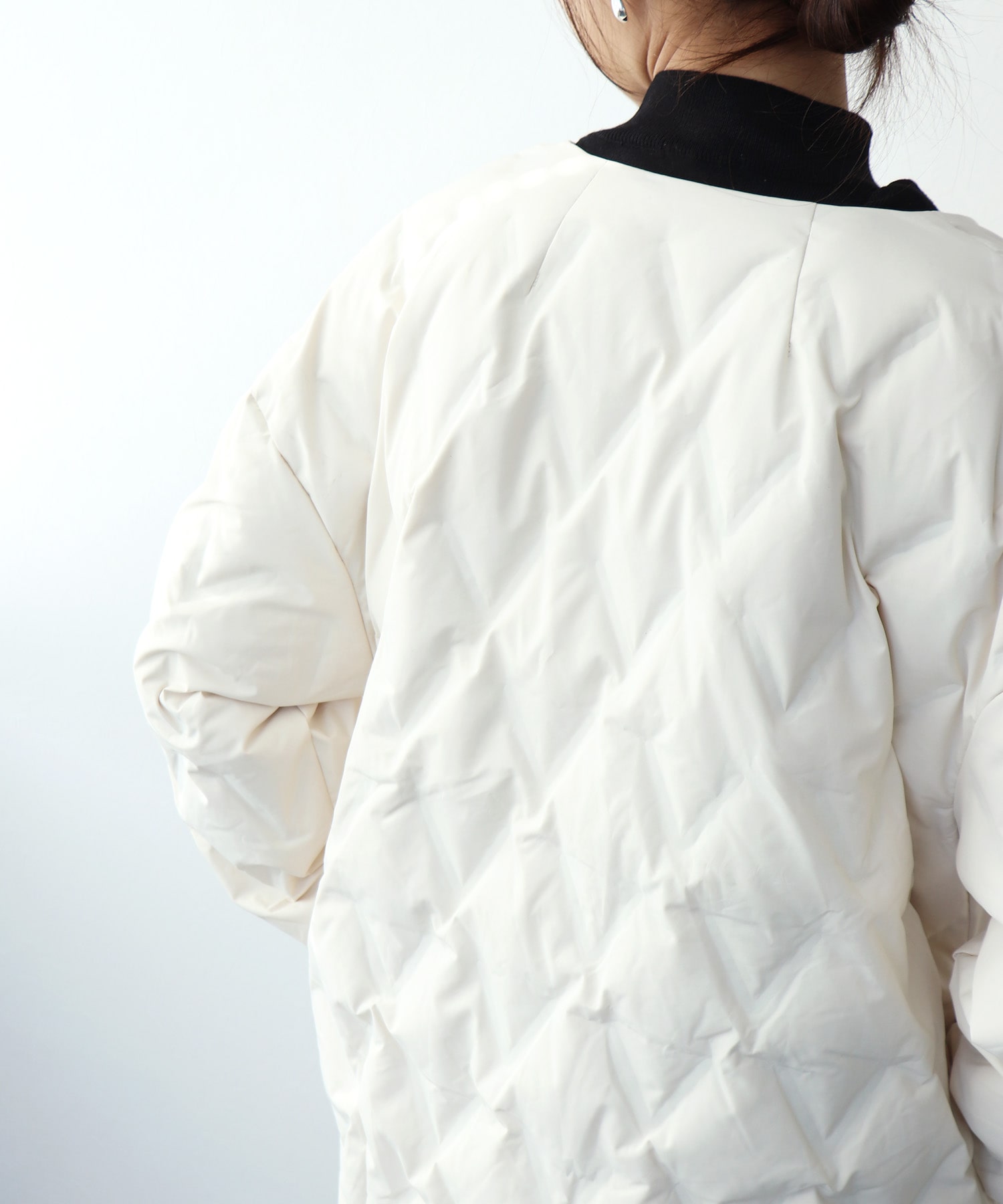 ステッチレスダウンノーカラージャケット
