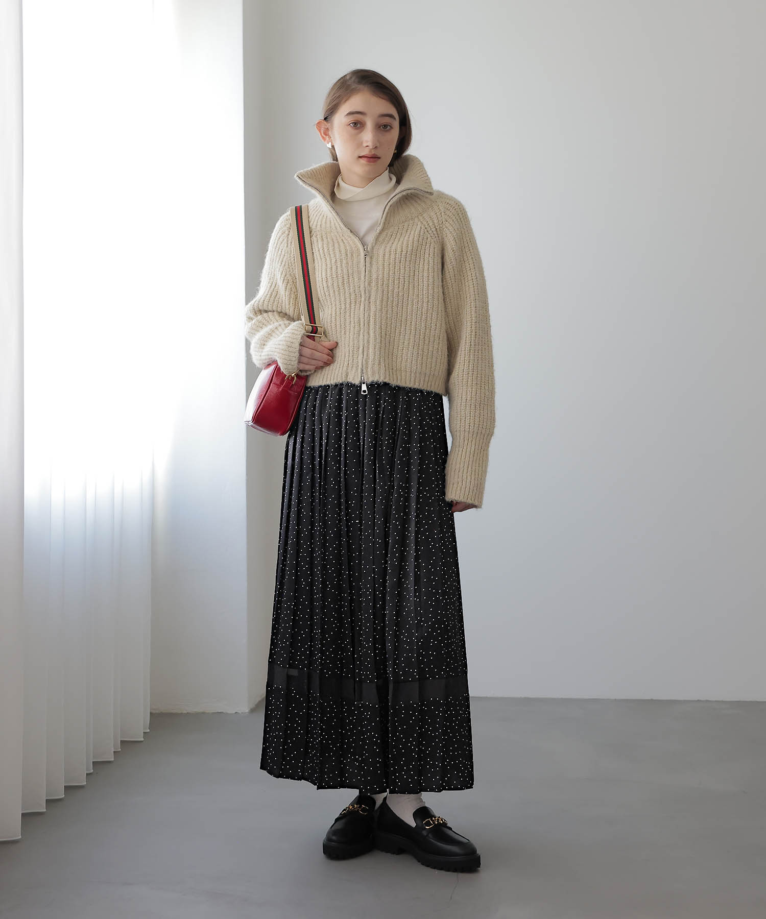 スエード調サテンドットスカート