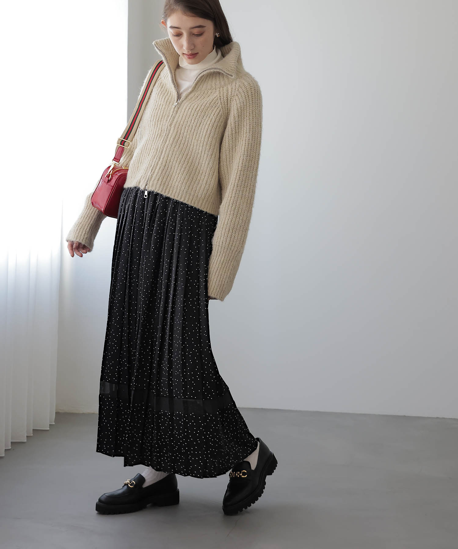 スエード調サテンドットスカート