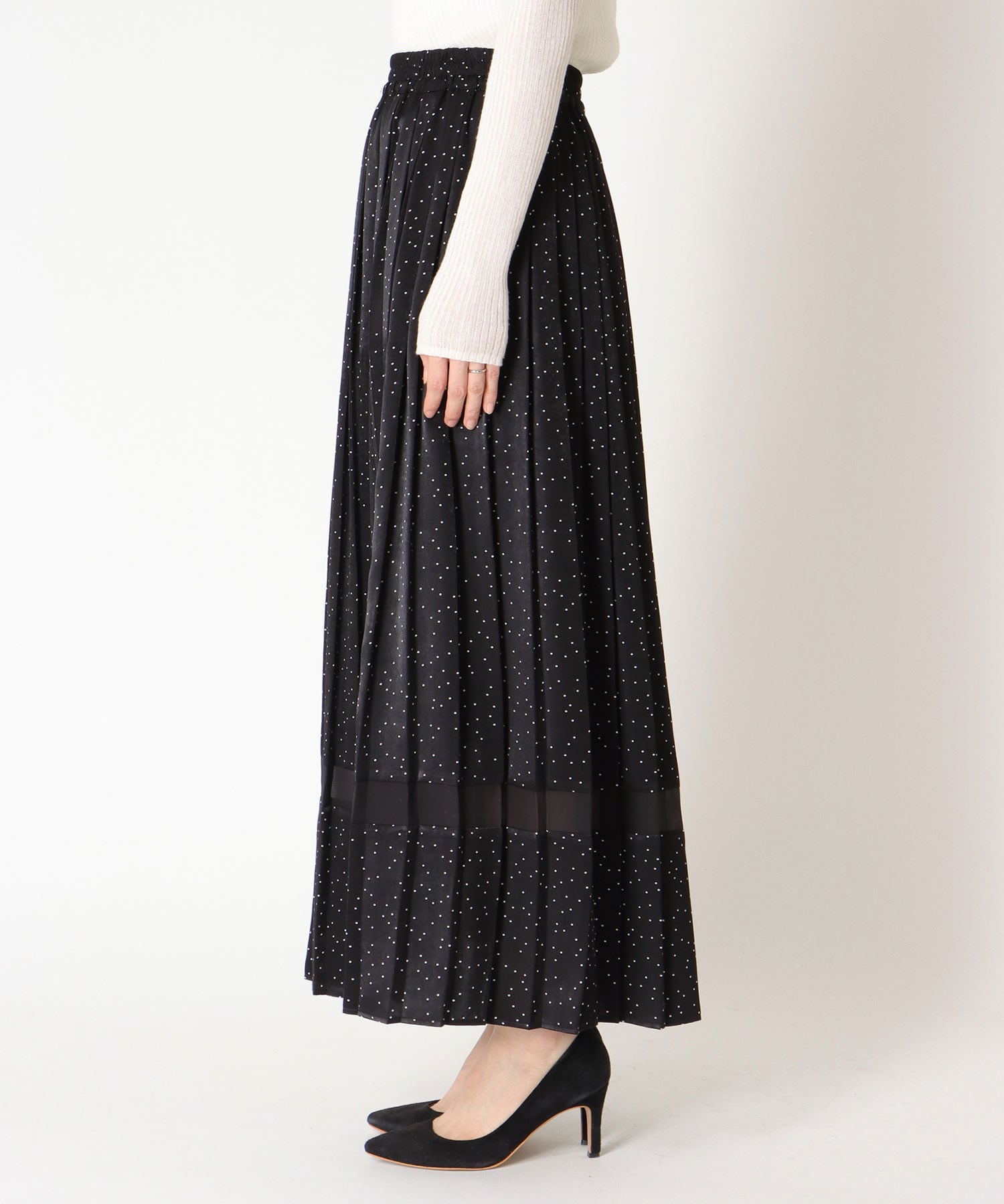 スエード調サテンドットスカート