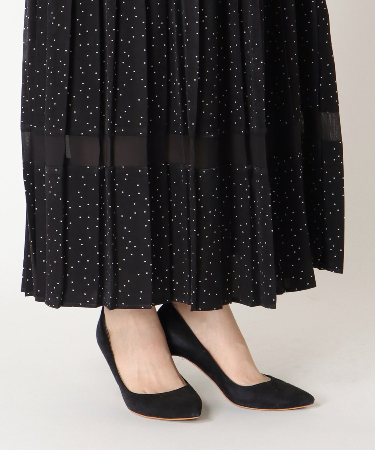 スエード調サテンドットスカート