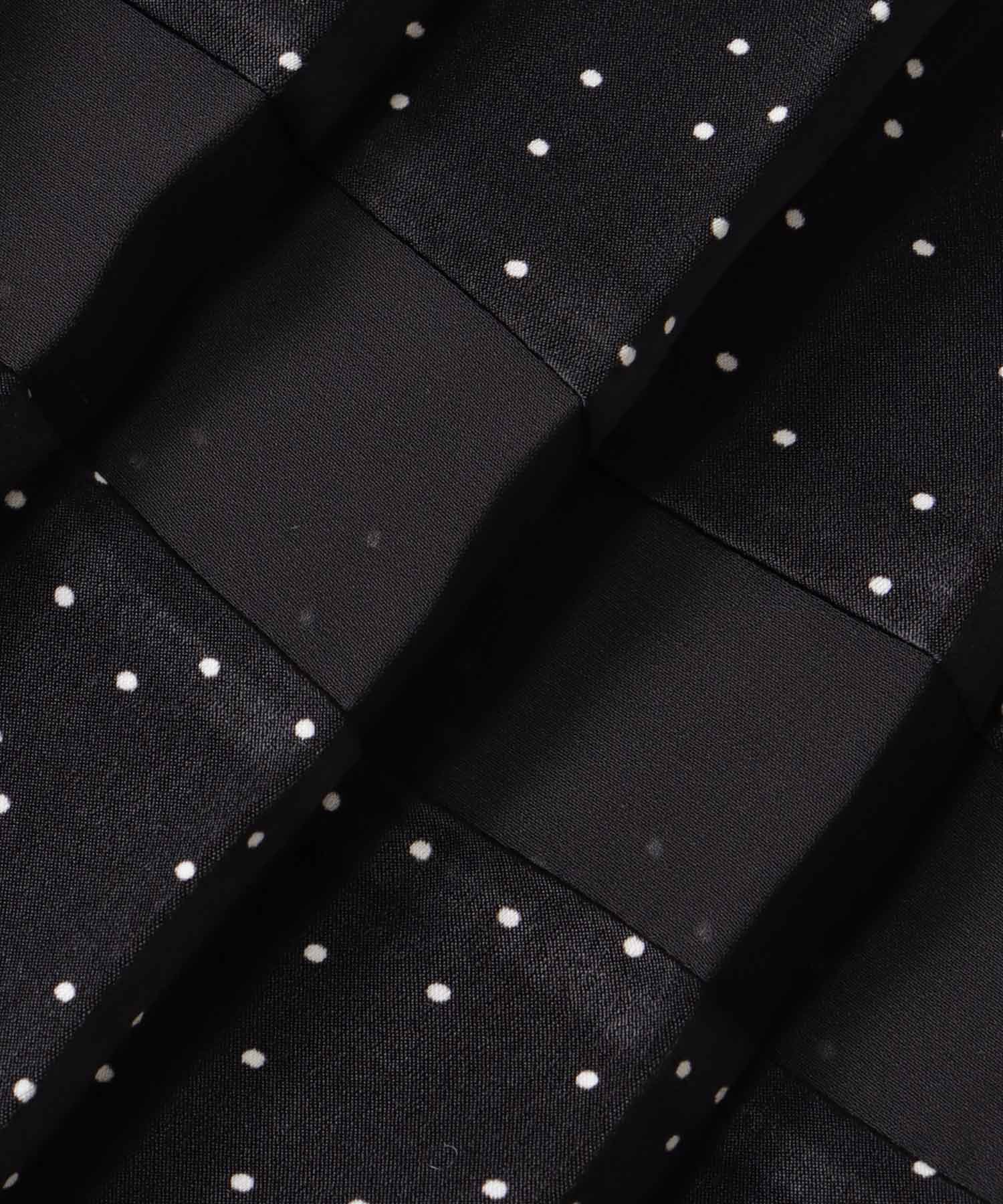 スエード調サテンドットスカート