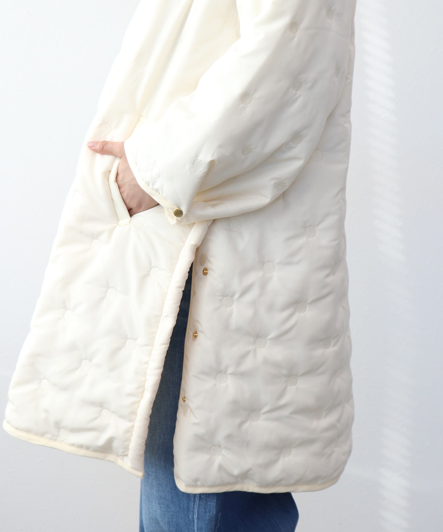 ドット刺繍キルトノーカラーコート