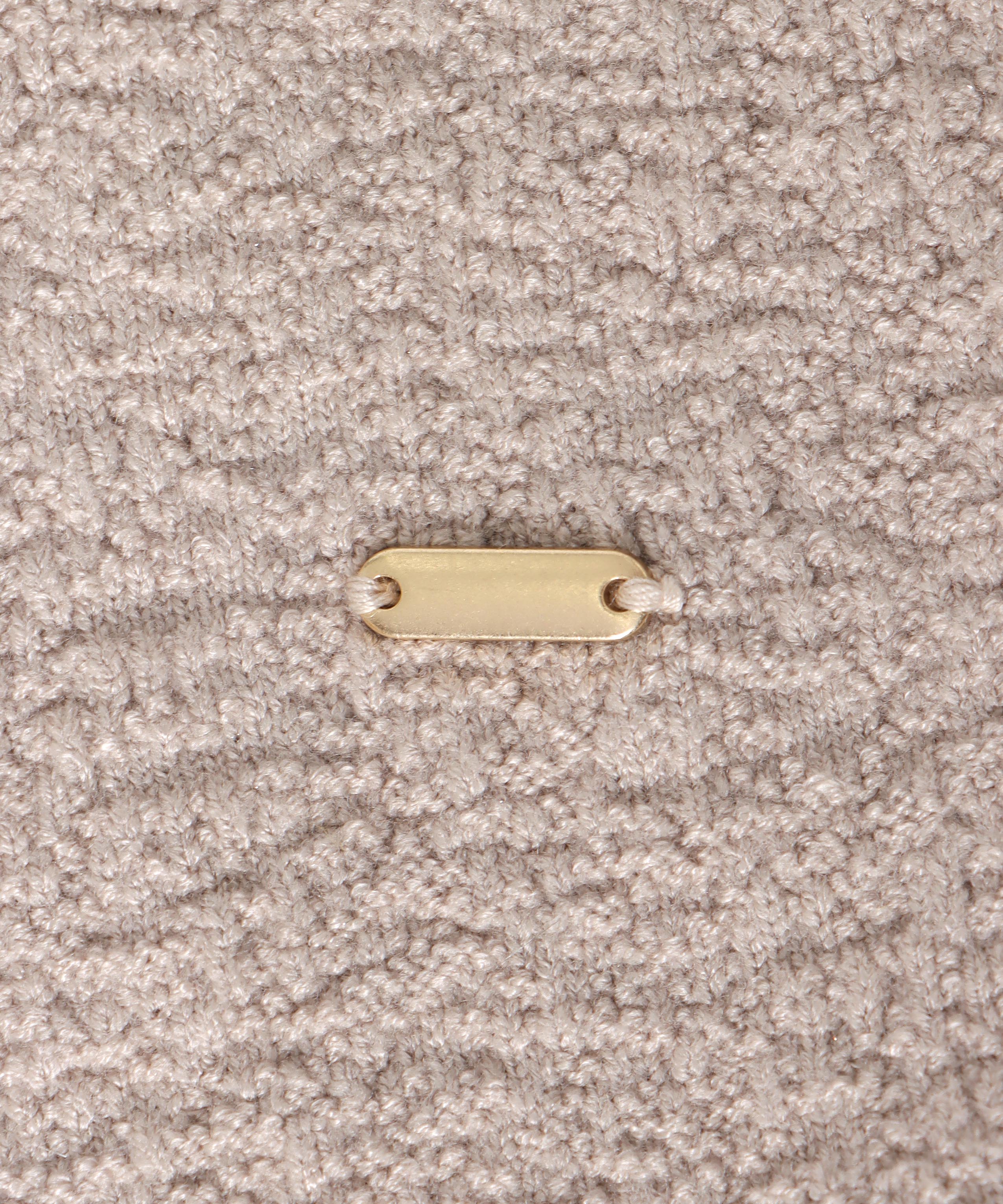 ふくれジャカードニット