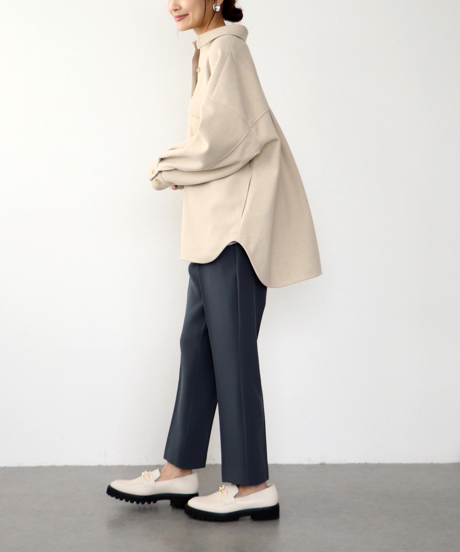 スッキリテーパードパンツ