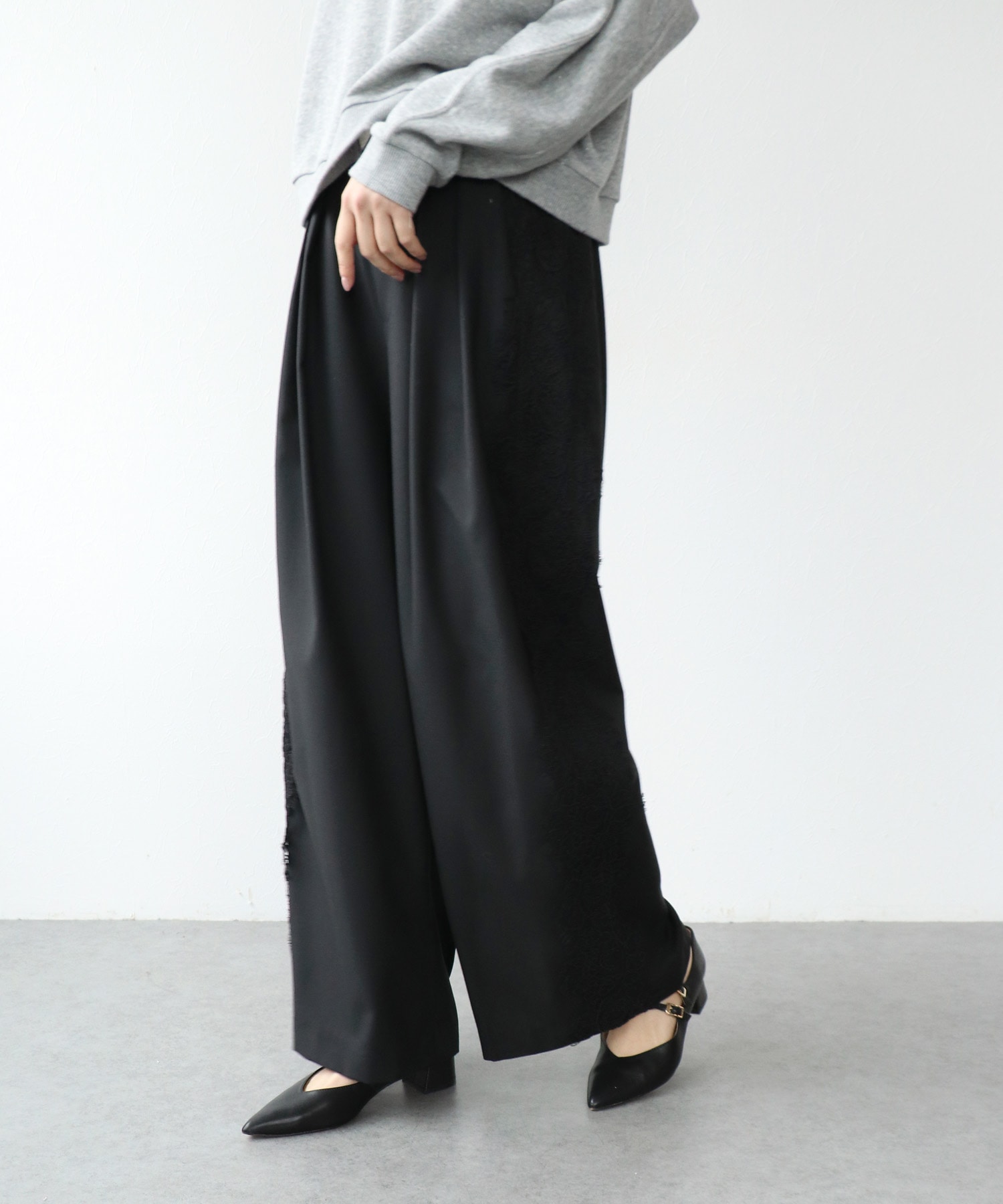 サイドレースタックパンツ