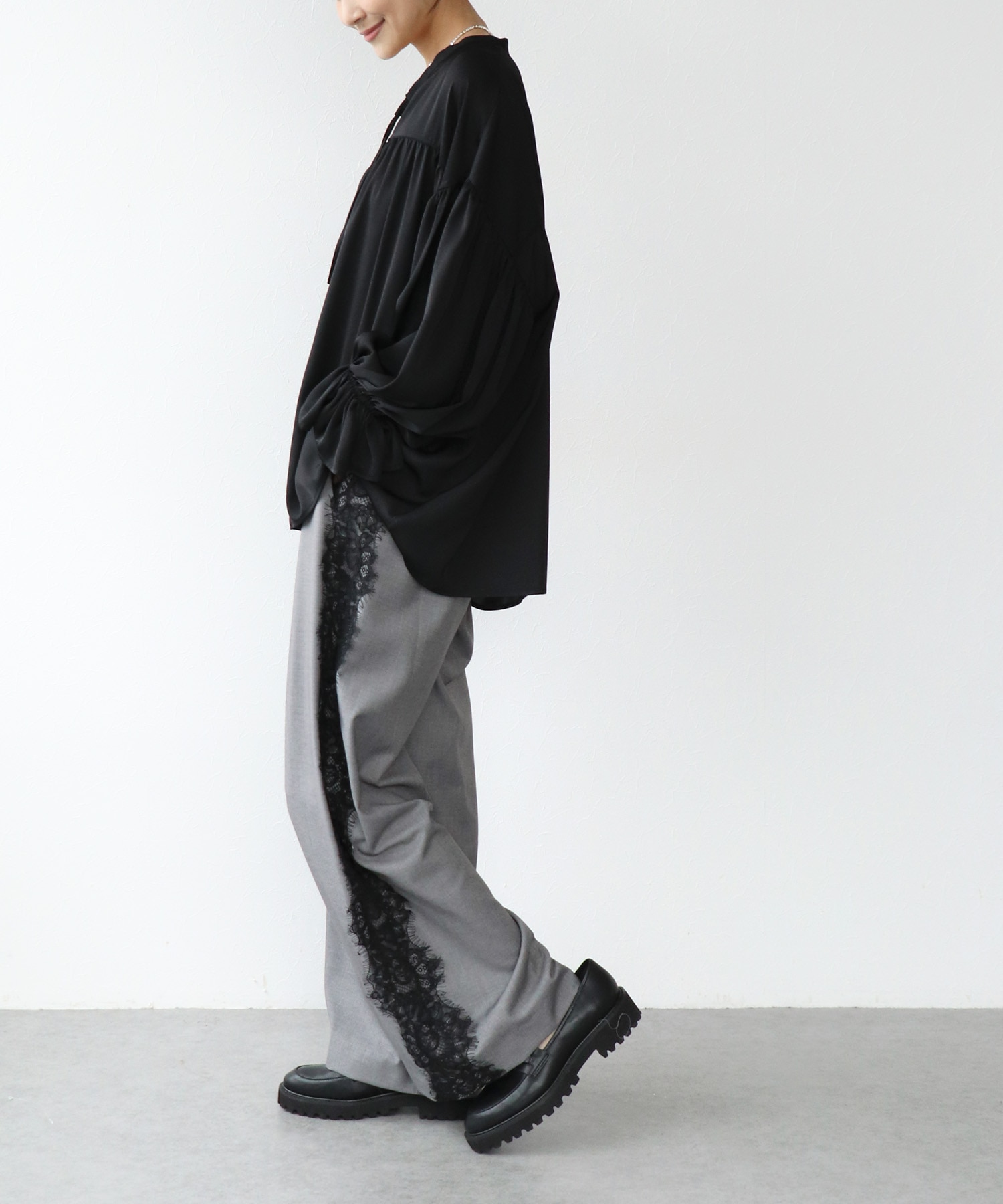 サイドレースタックパンツ