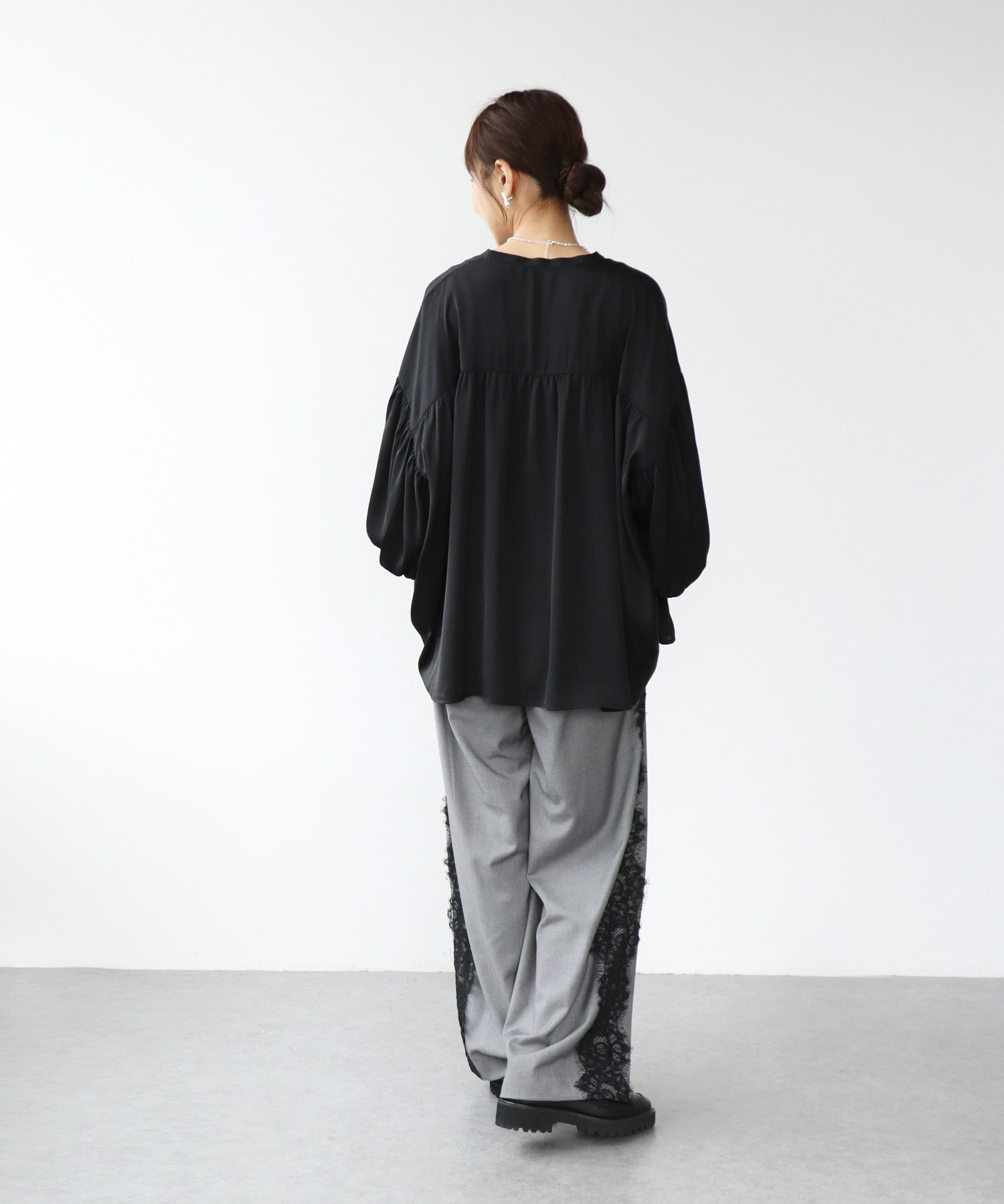 サイドレースタックパンツ