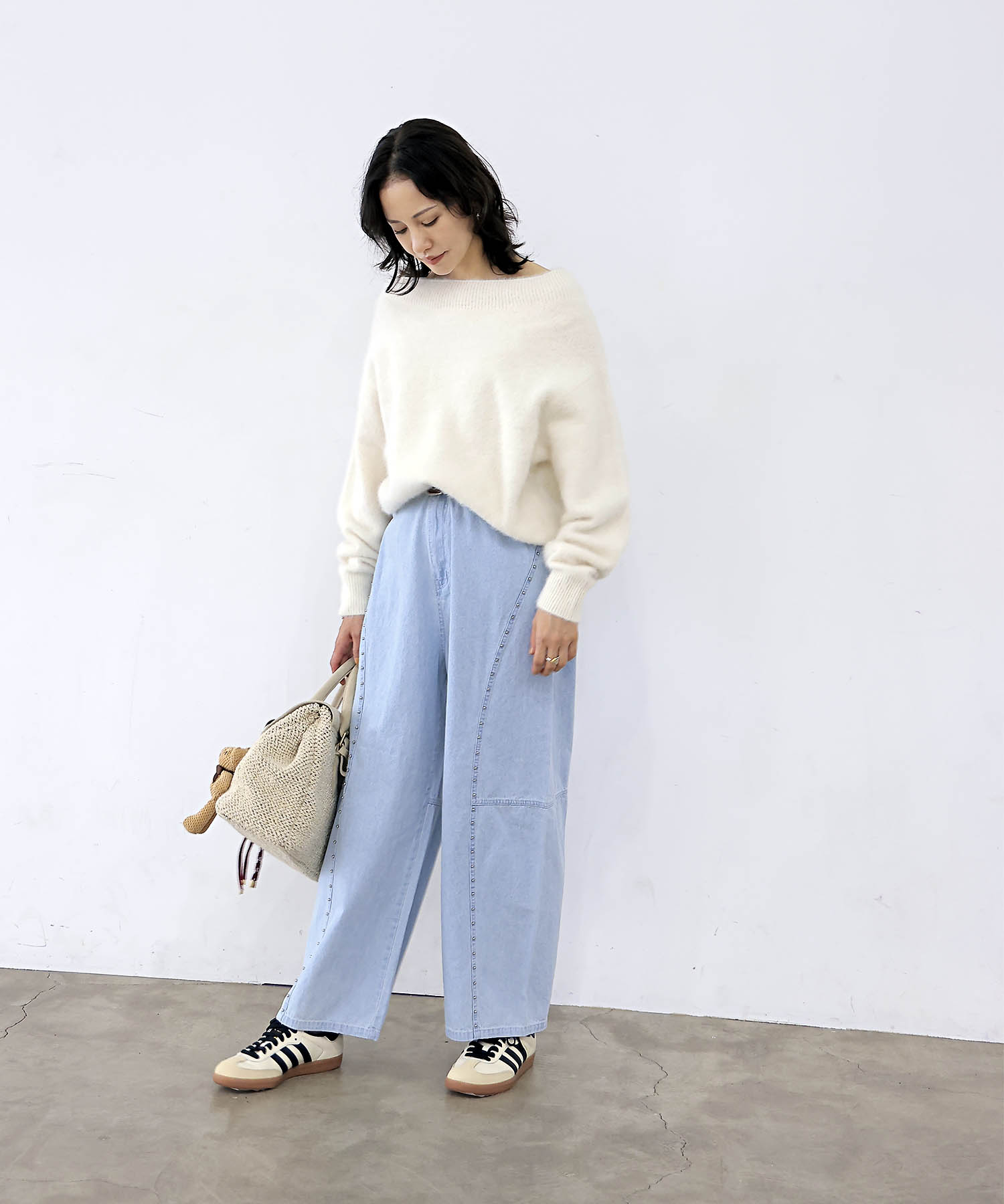 【8月28日予約販売】後ろゴムで楽々 スタッズデニムカーブパンツ【WEB限定】