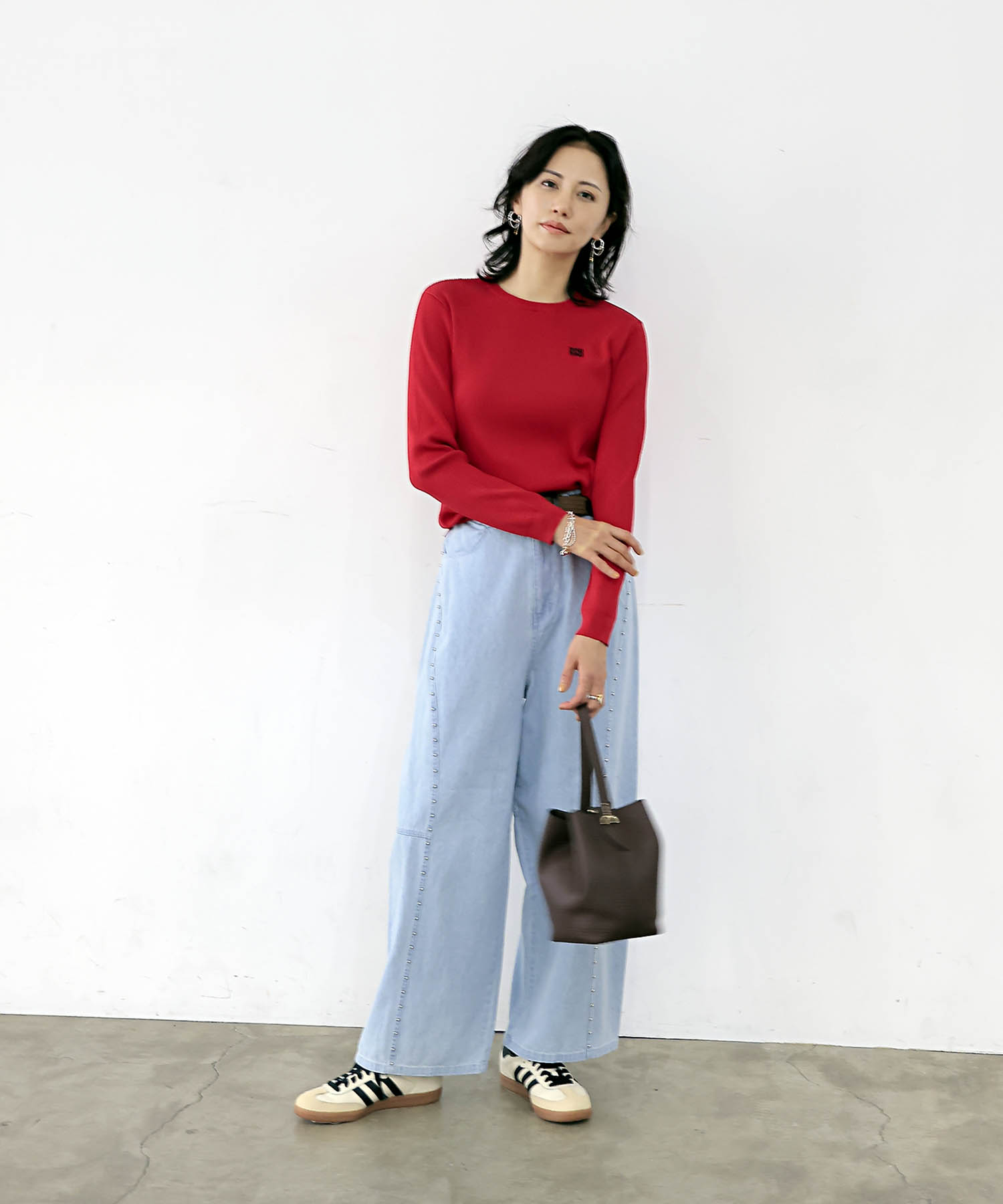 【8月28日予約販売】後ろゴムで楽々 スタッズデニムカーブパンツ【WEB限定】