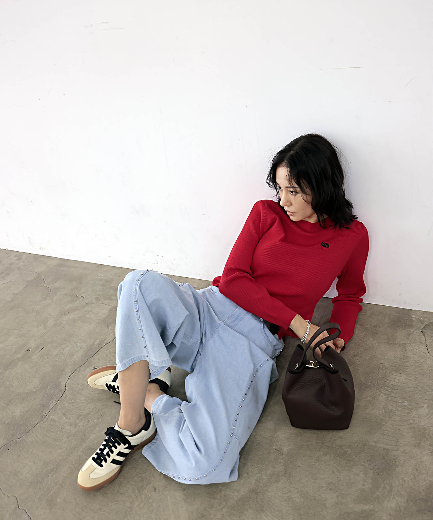 【8月28日予約販売】後ろゴムで楽々 スタッズデニムカーブパンツ【WEB限定】