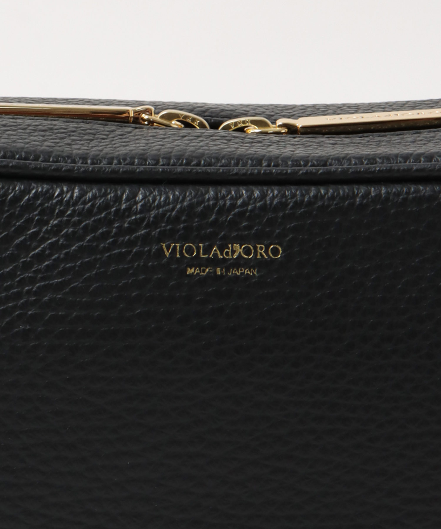 型押しシュリンクレザーカメラバッグ【ヴィオラドーロ/VIOLAd'ORO】