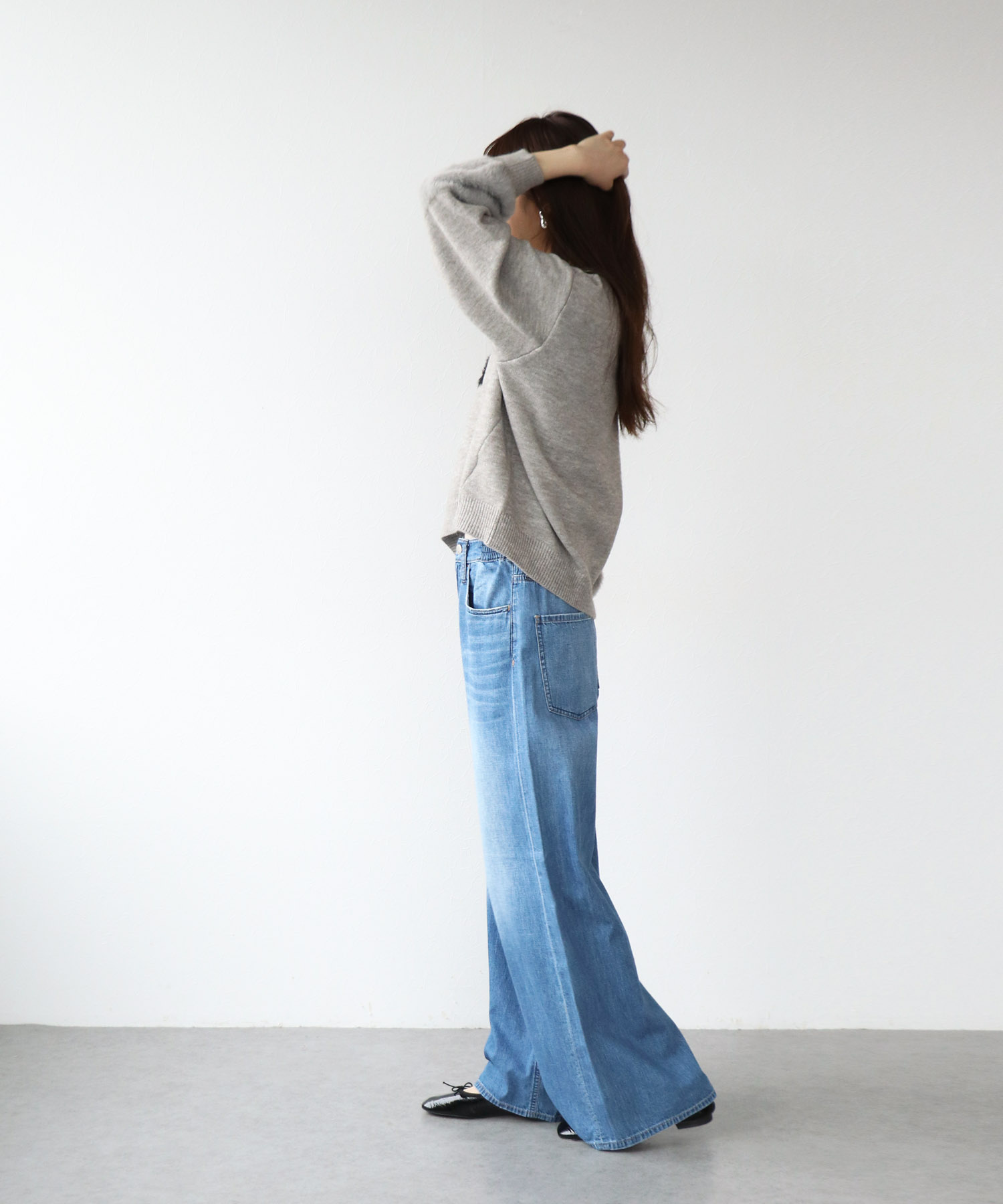 フェザーロゴニット