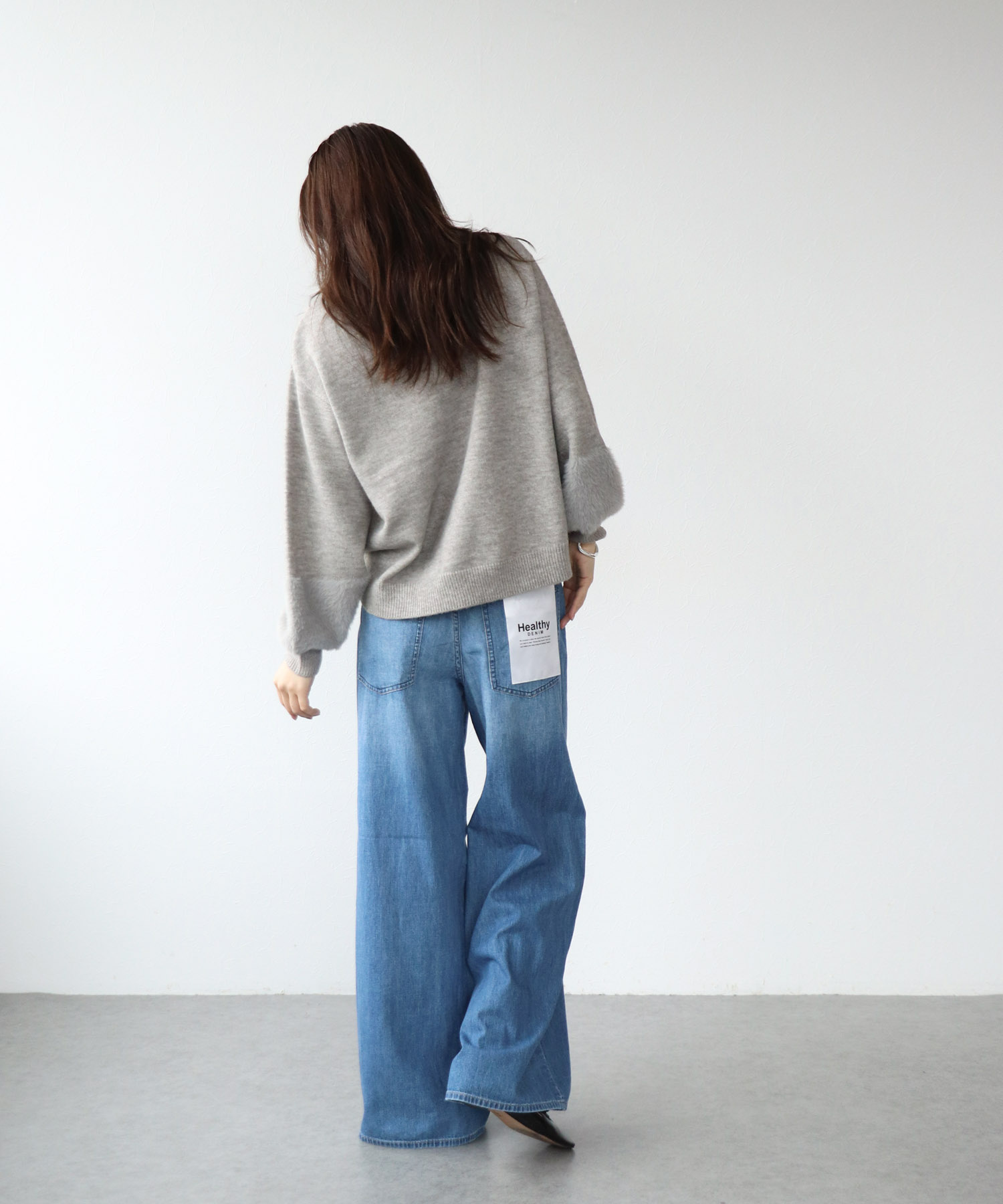 フェザーロゴニット