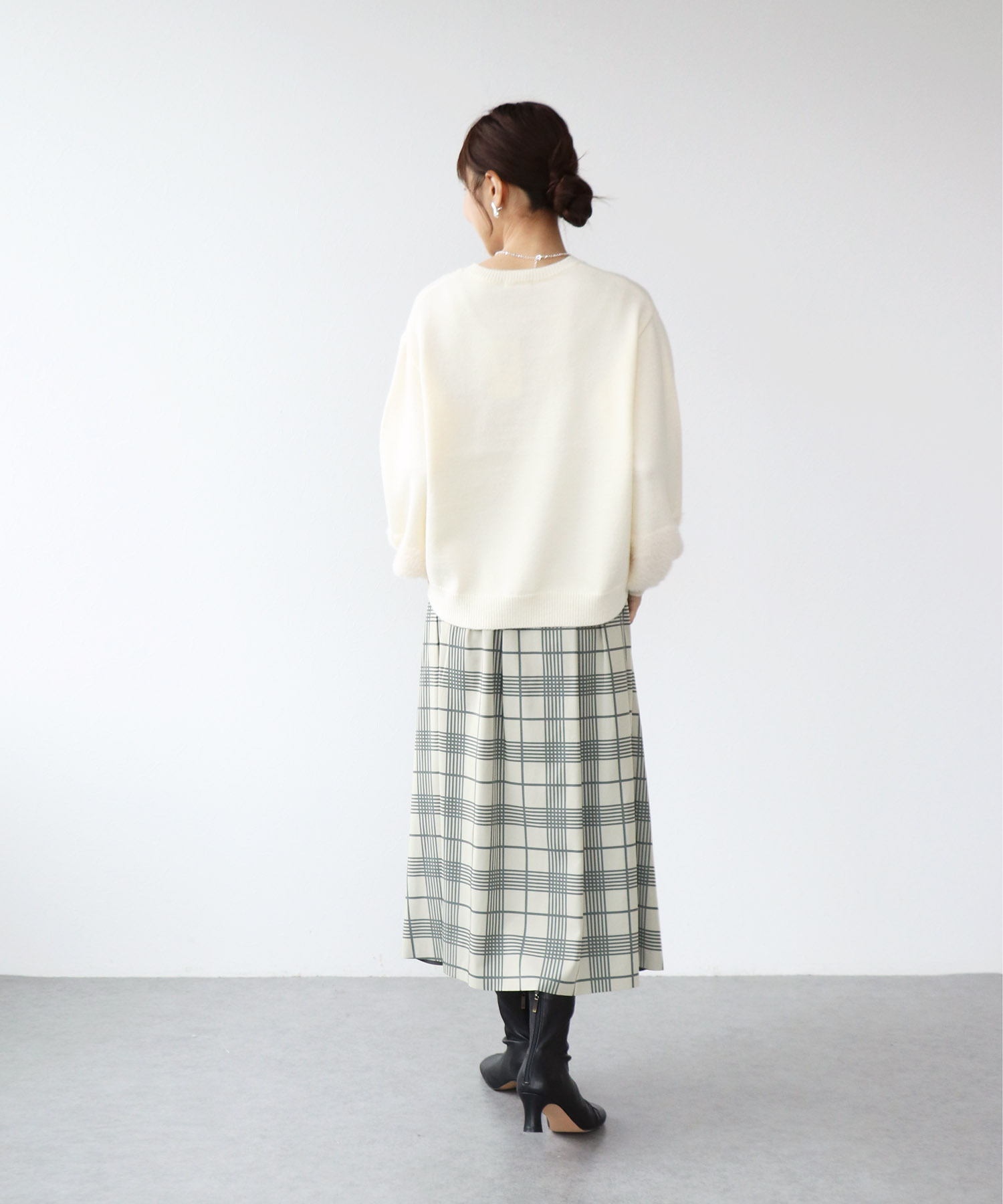 フェザーロゴニット