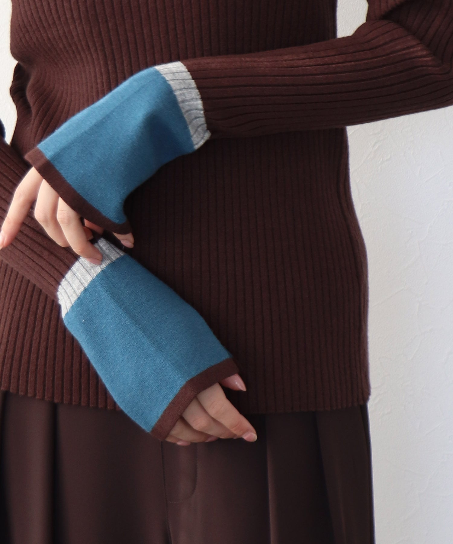 袖口バイカラーリブニット