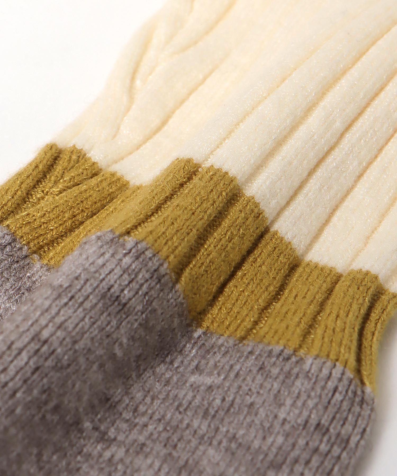 袖口バイカラーリブニット