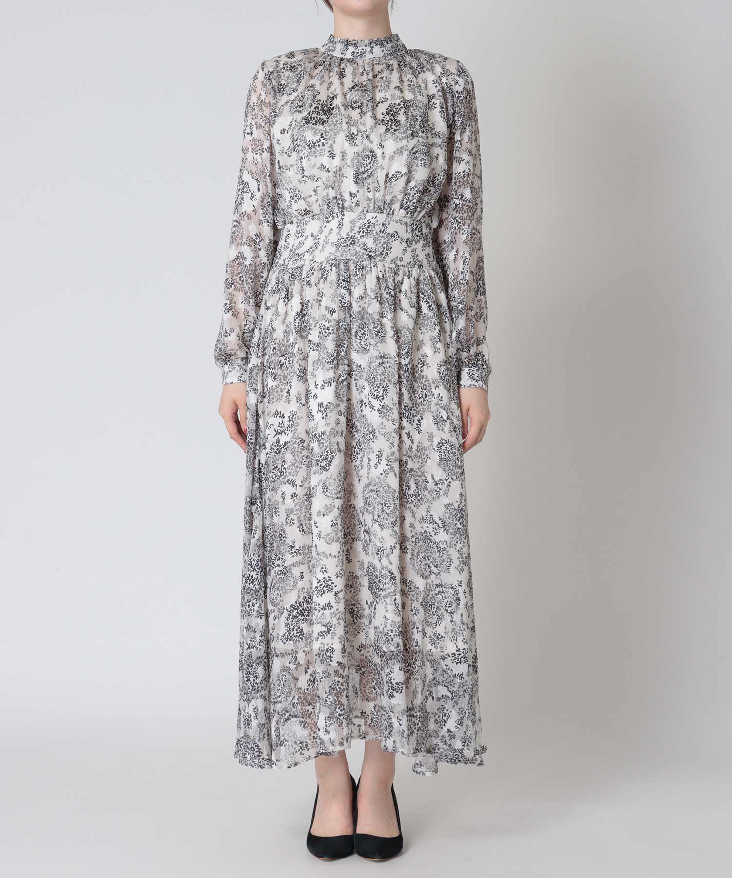 ペイズリー柄スタンドカラーワンピース