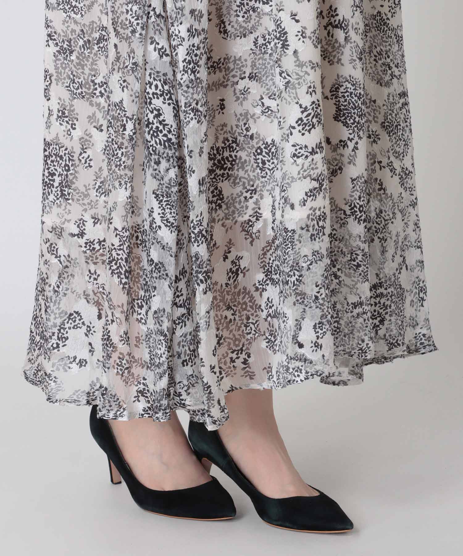 ペイズリー柄スタンドカラーワンピース