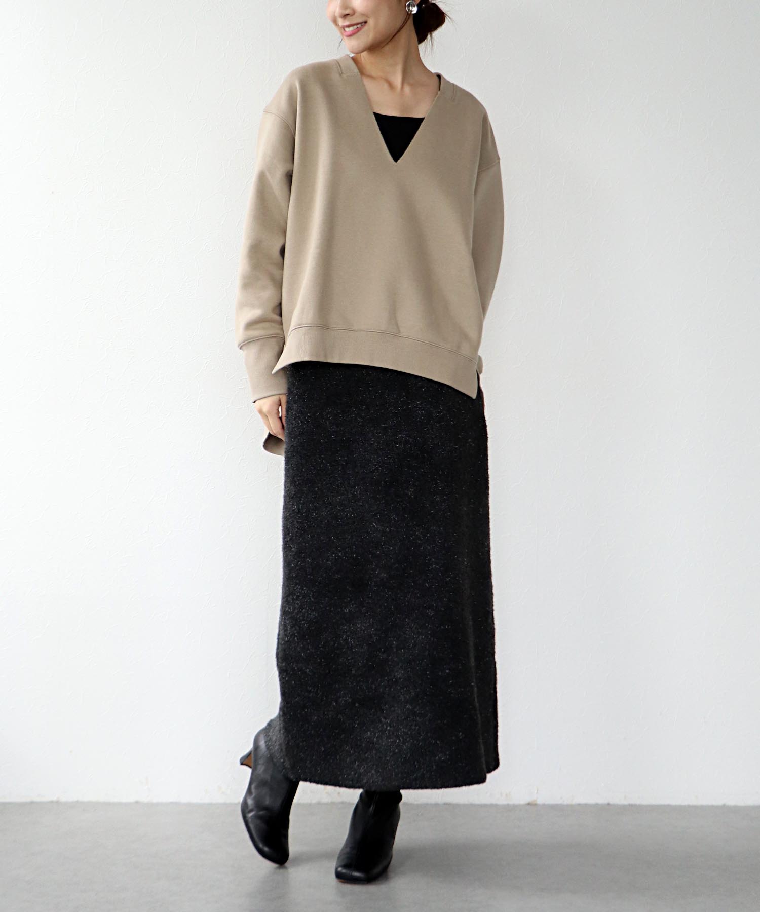 裏毛Vネックプルオーバー