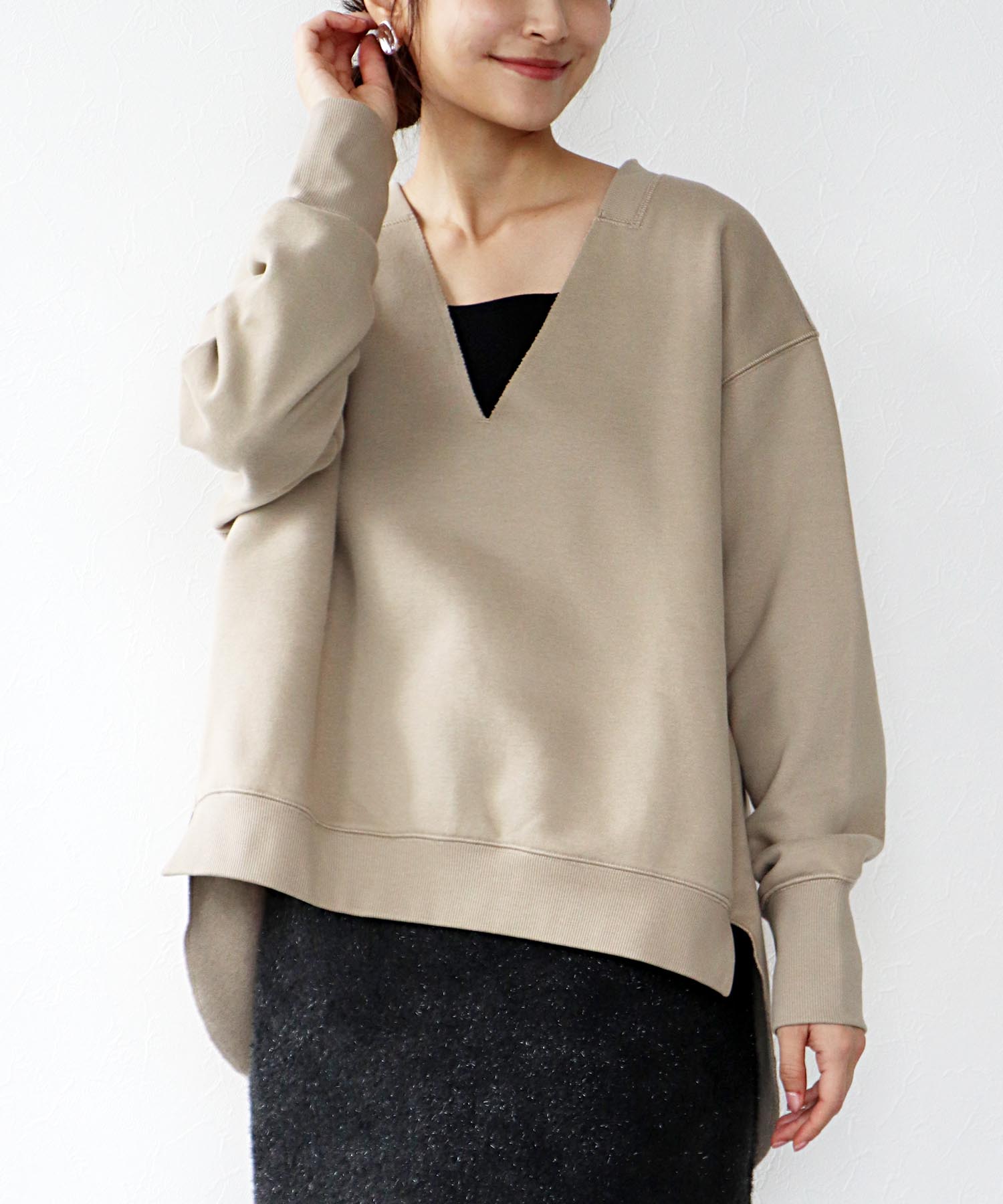 裏毛Vネックプルオーバー