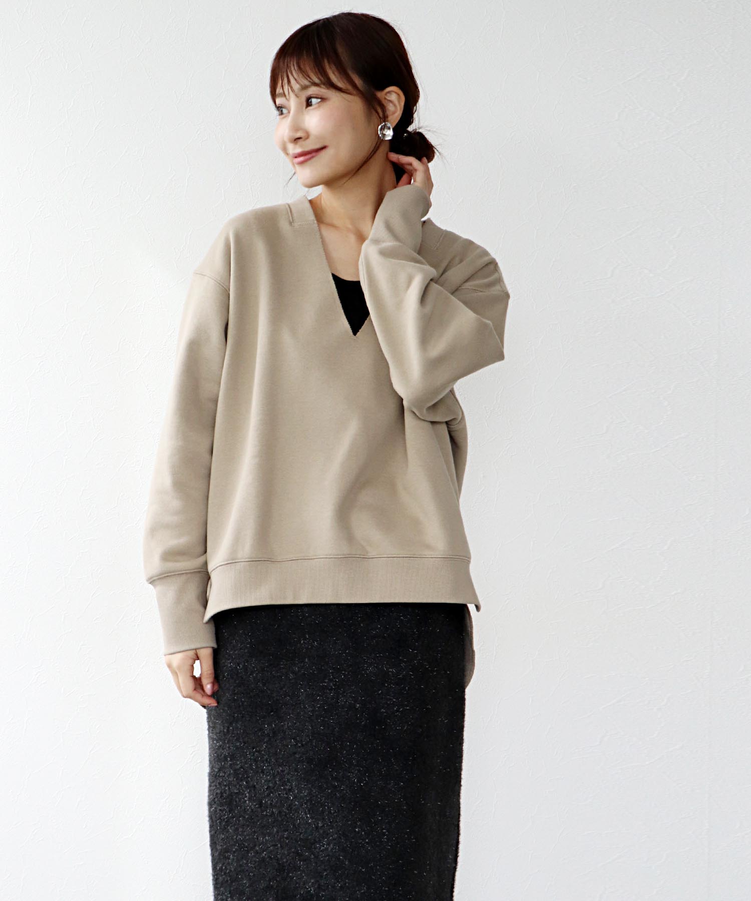 裏毛Vネックプルオーバー