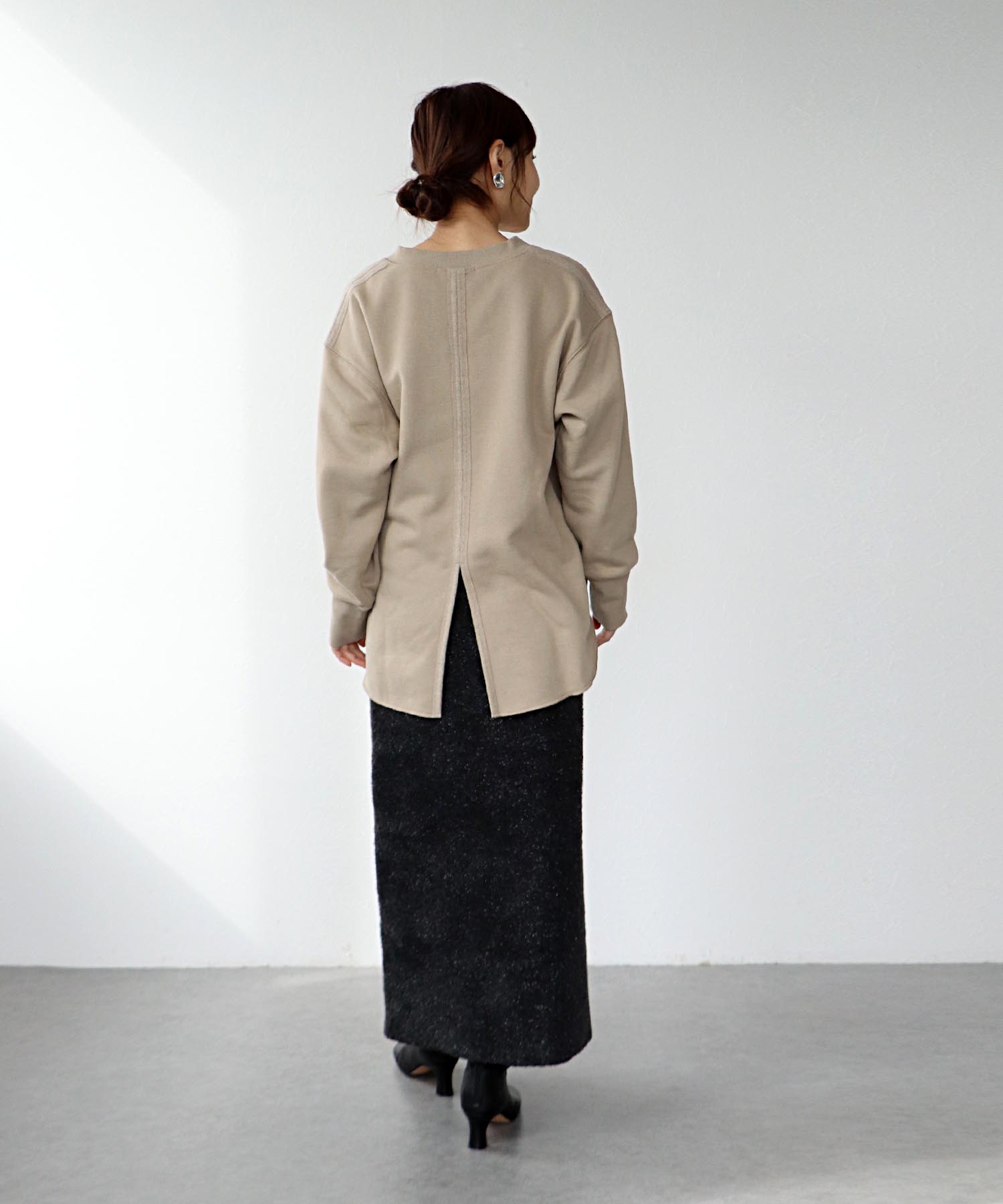 裏毛Vネックプルオーバー