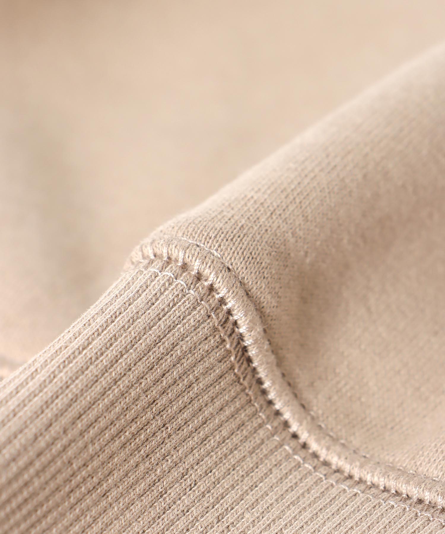 裏毛Vネックプルオーバー