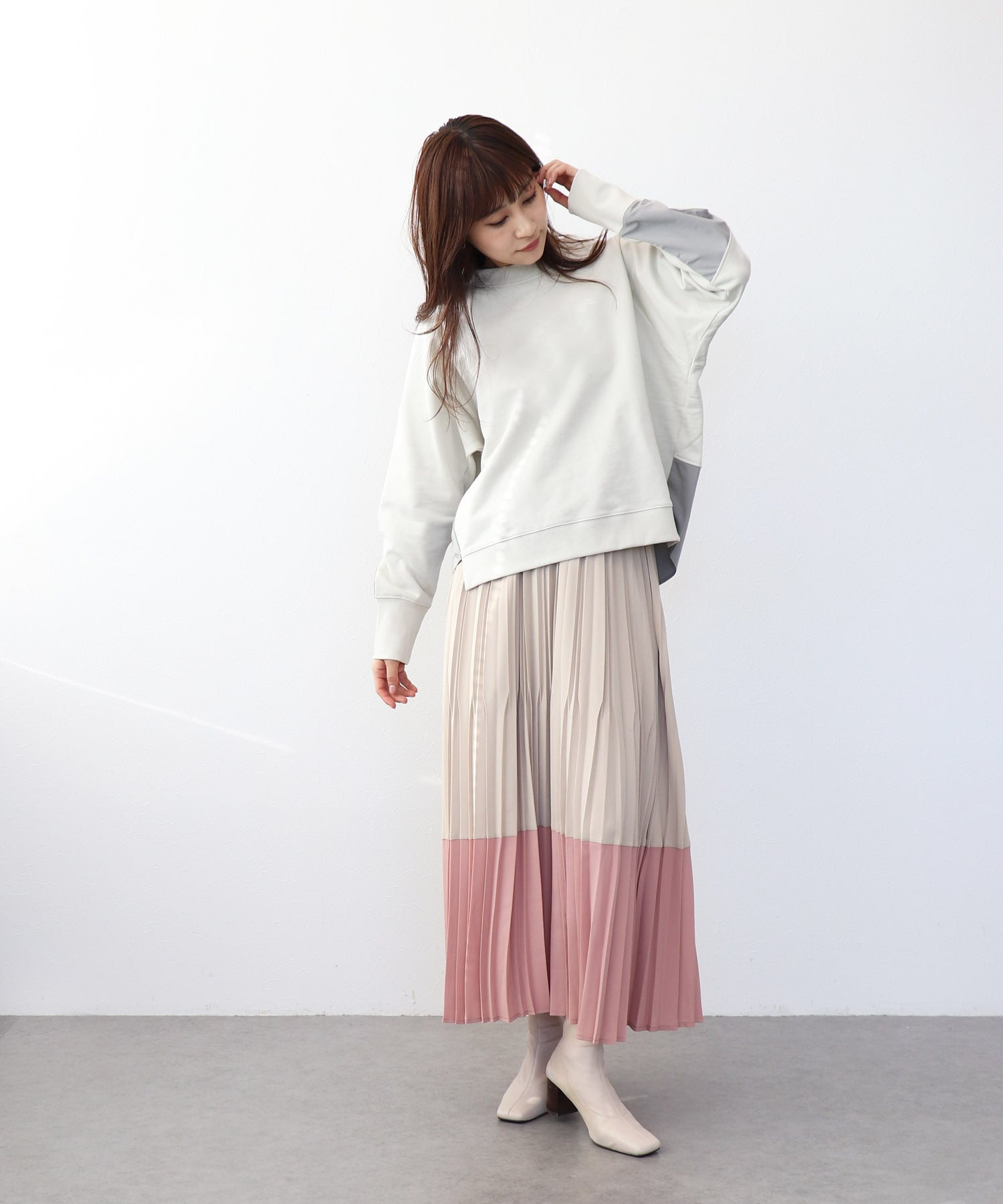 布帛ドッキング裏毛トップス