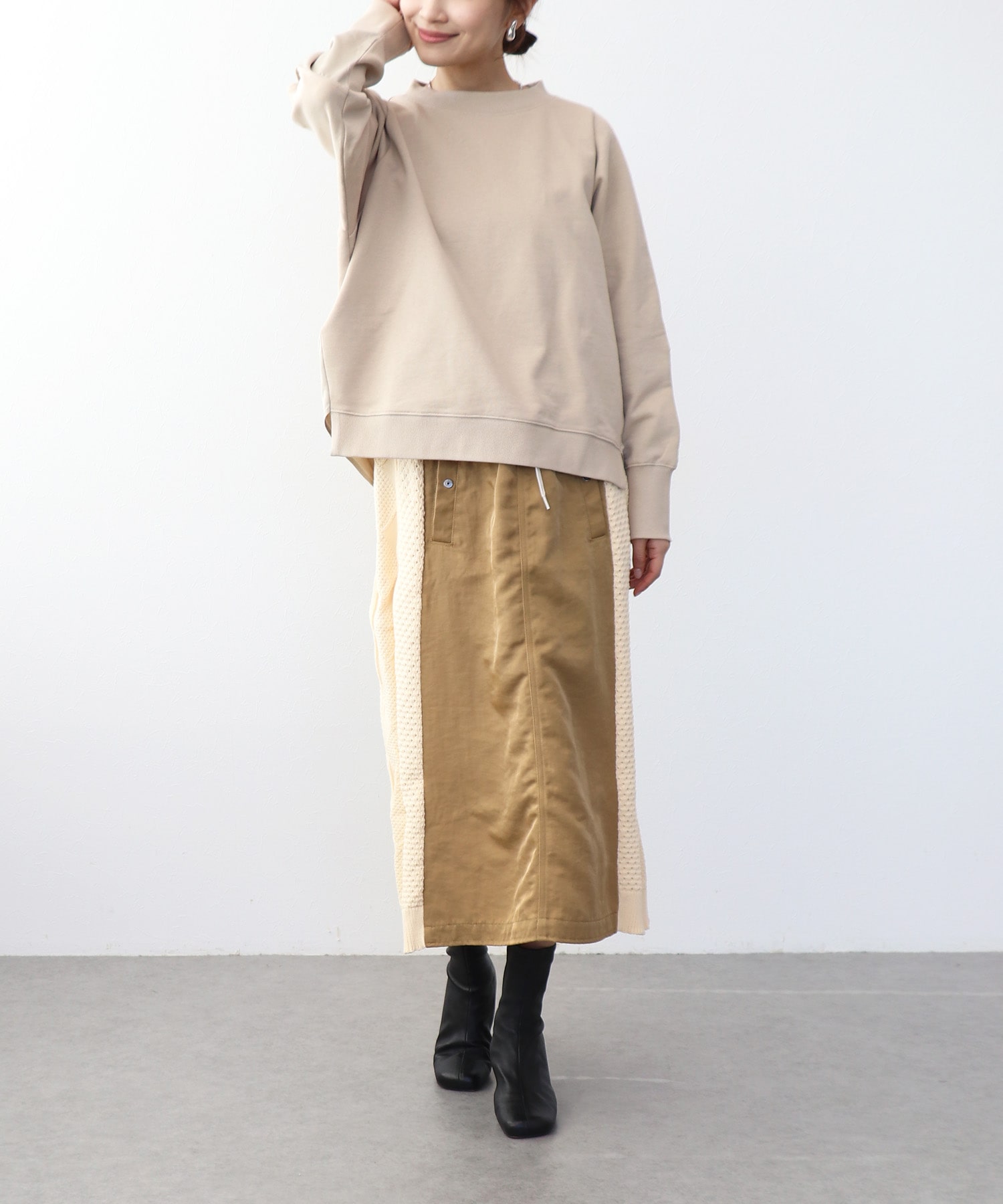 布帛ドッキング裏毛トップス