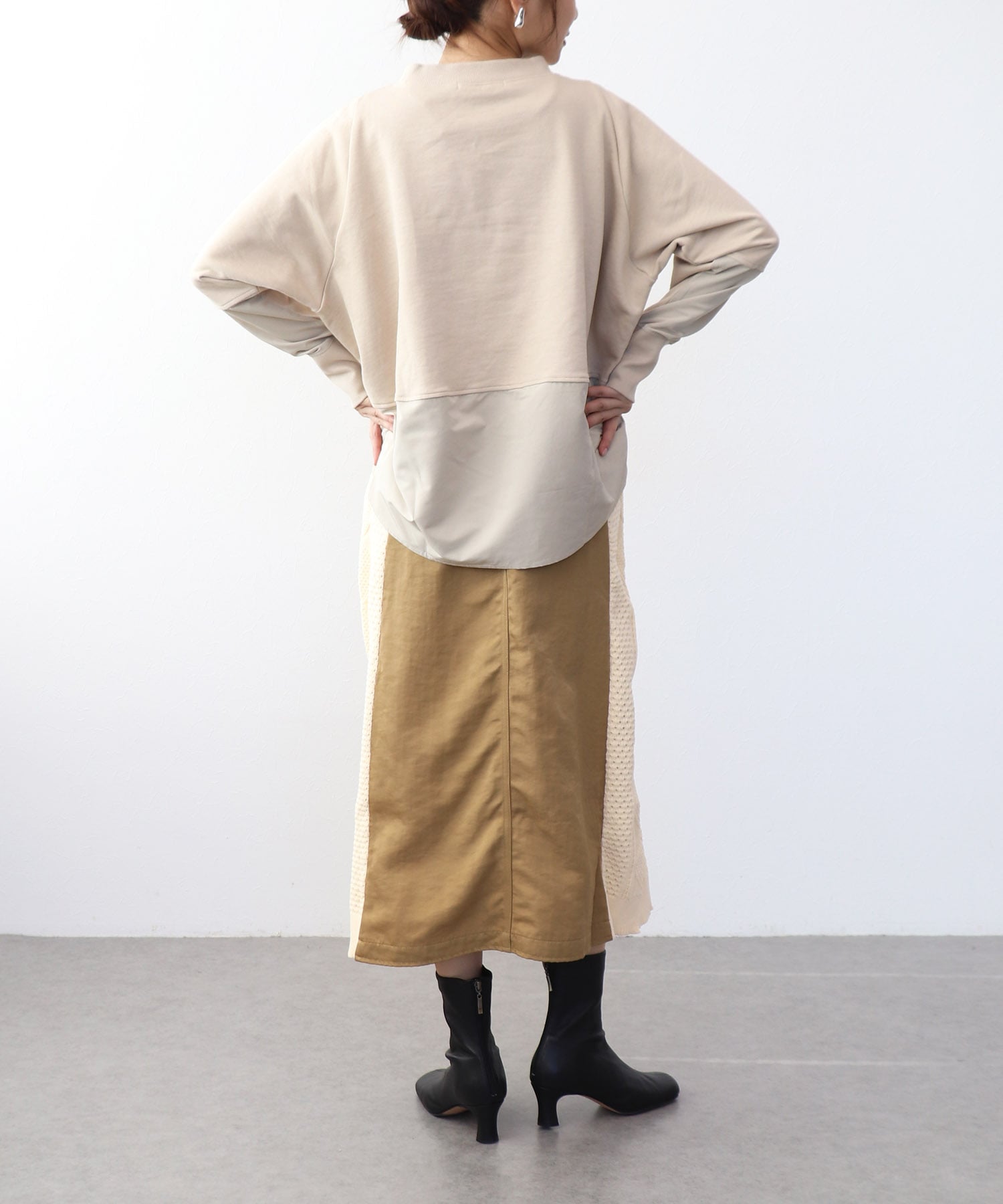 布帛ドッキング裏毛トップス