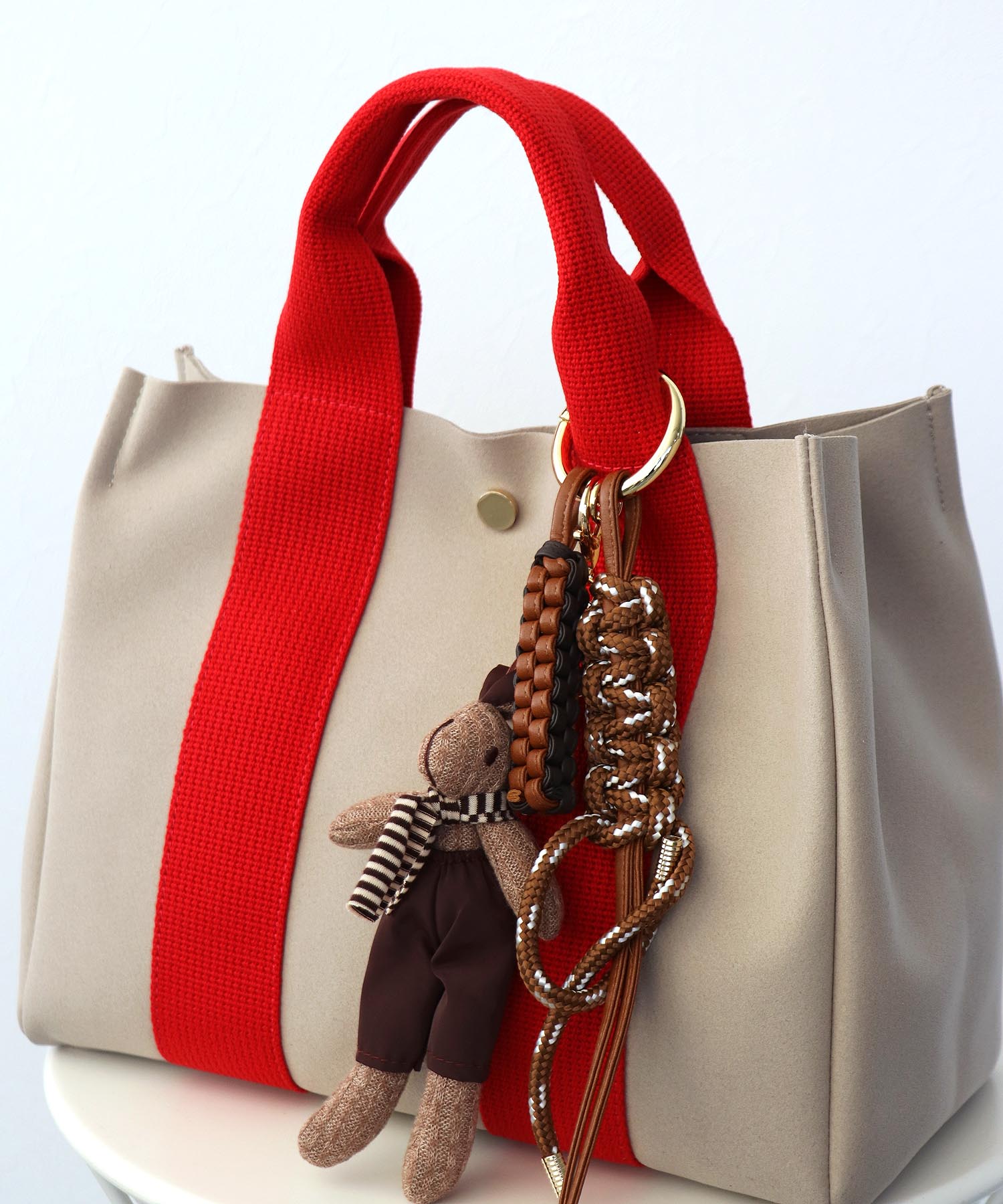 RABBIT CHARM【ヴィアメイルバッグ/VIAMAILBAG】