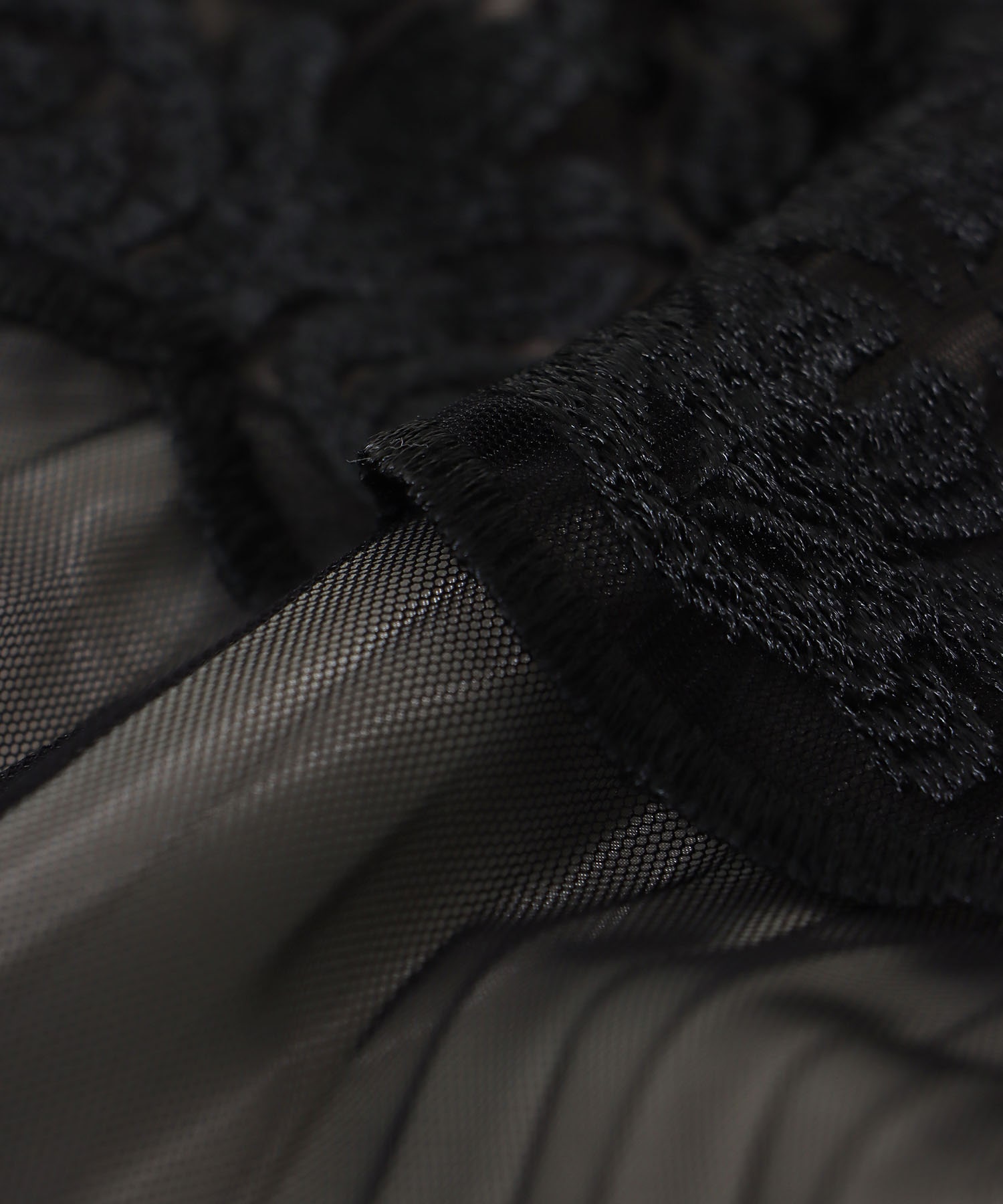 刺繍レース×チュールプリーツワンピース