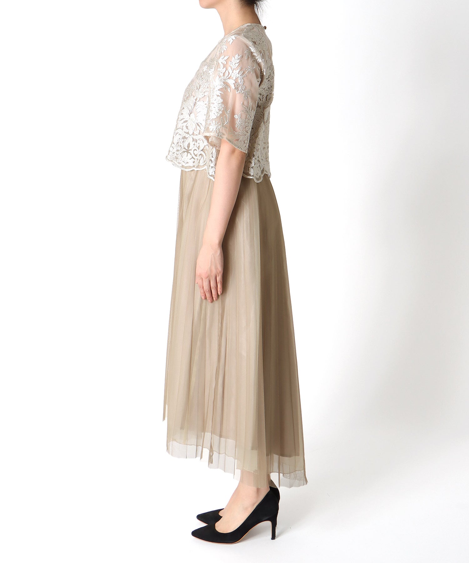 刺繍レース×チュールプリーツワンピース