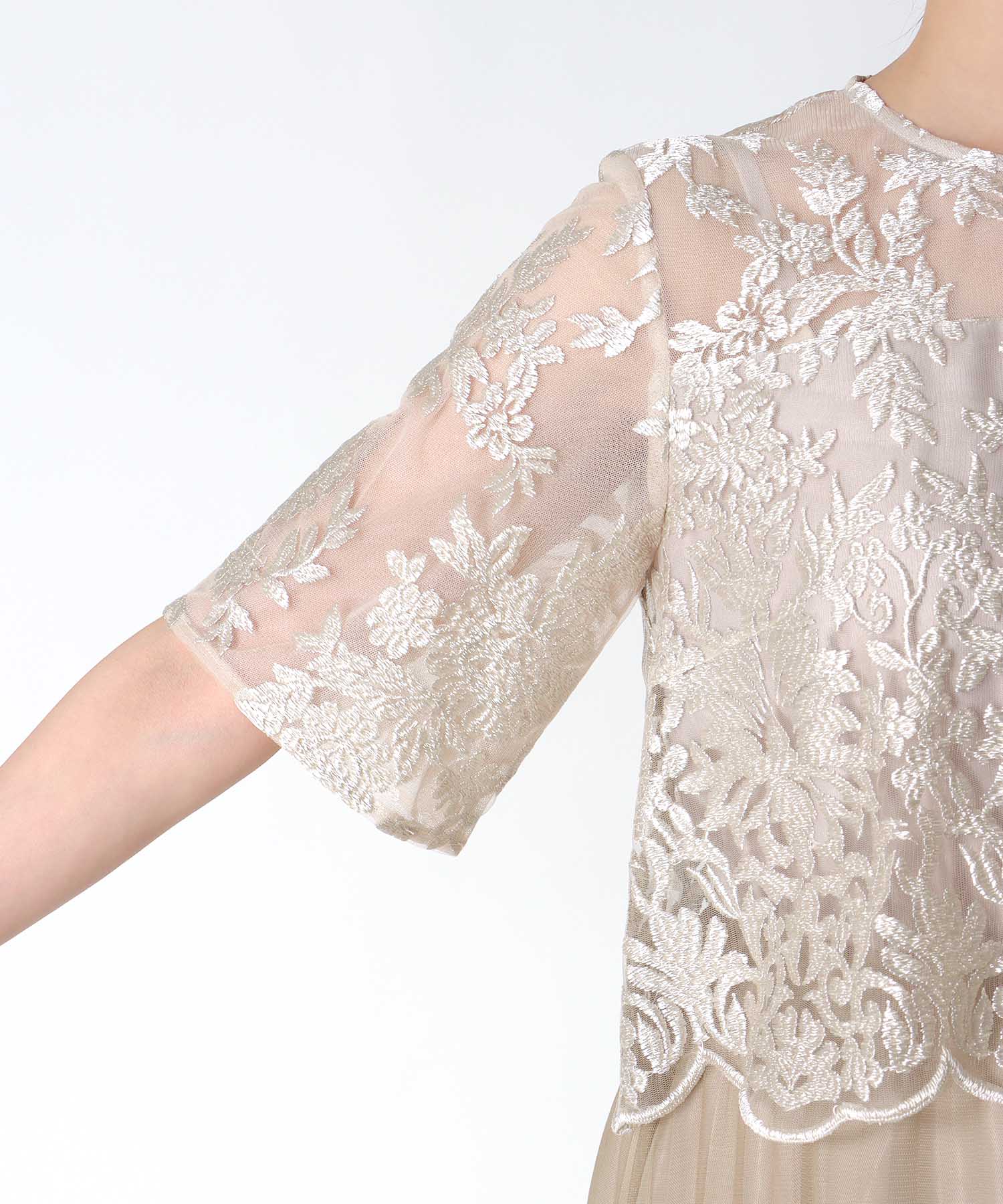 刺繍レース×チュールプリーツワンピース