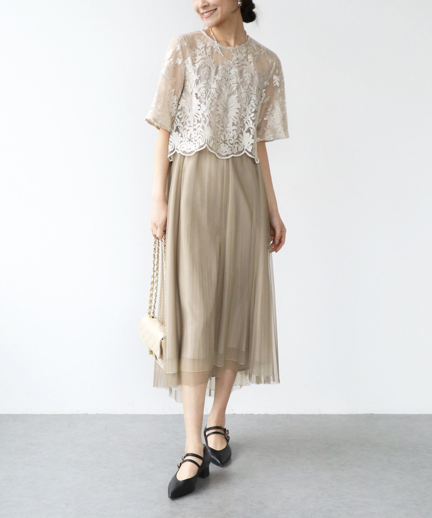 刺繍レース×チュールプリーツワンピース