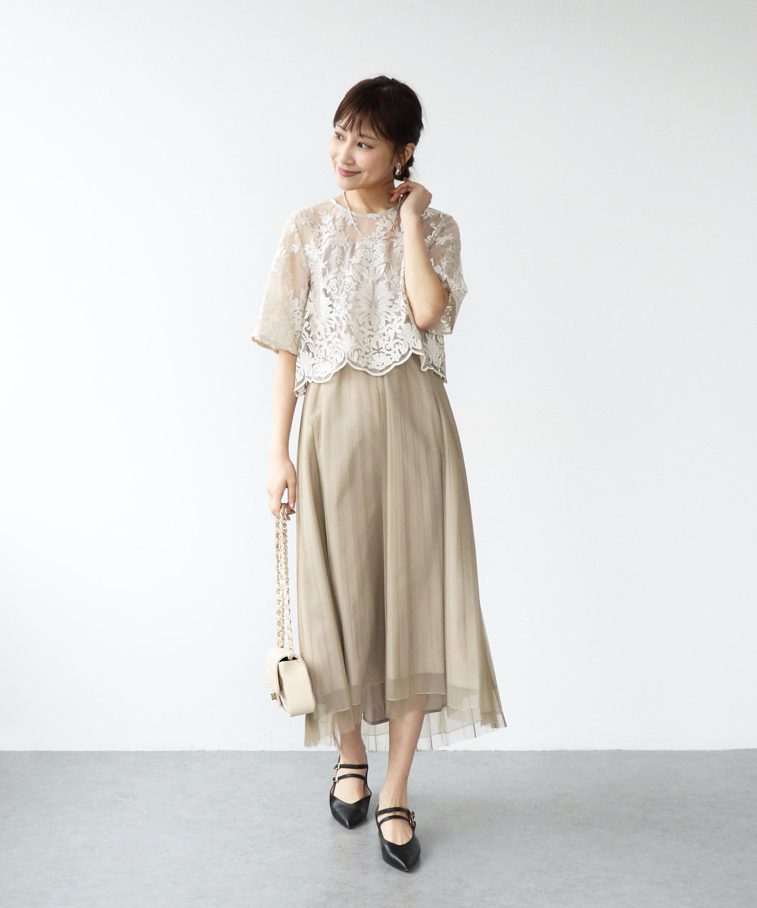 刺繍レース×チュールプリーツワンピース