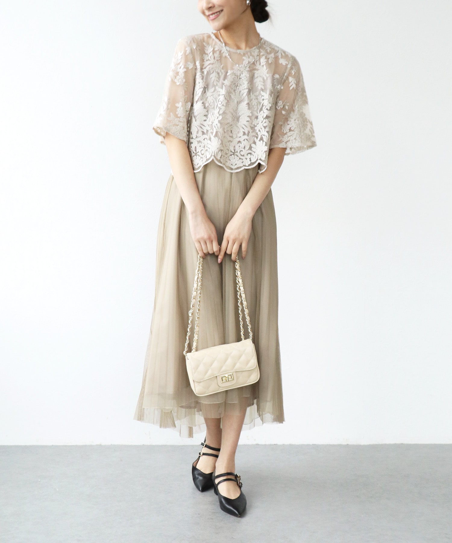 刺繍レース×チュールプリーツワンピース