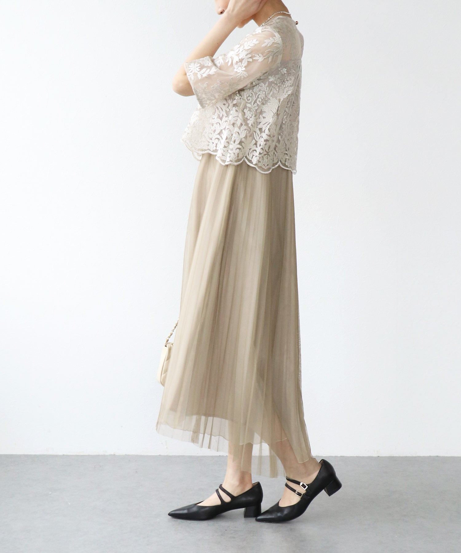 刺繍レース×チュールプリーツワンピース