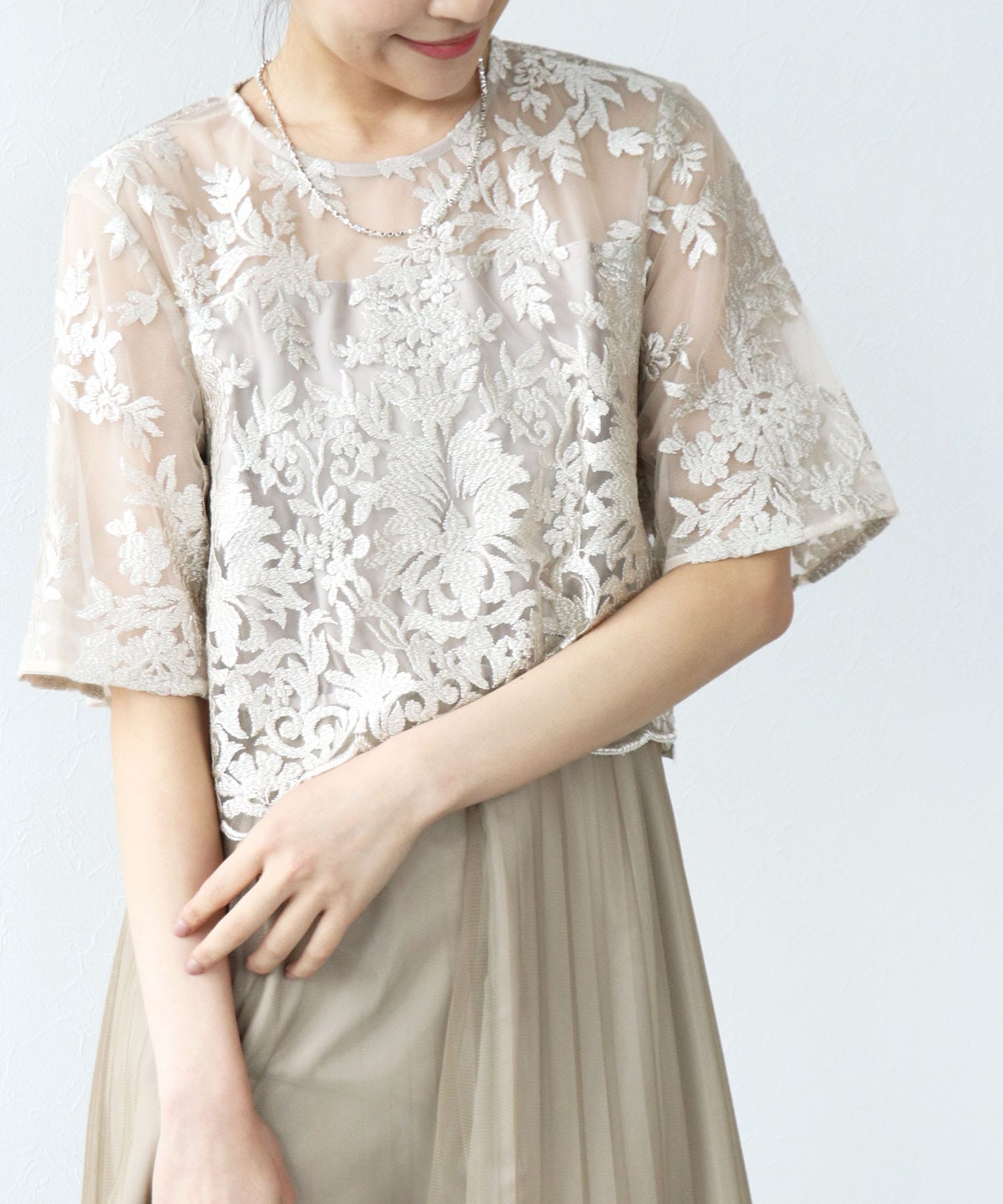 刺繍レース×チュールプリーツワンピース