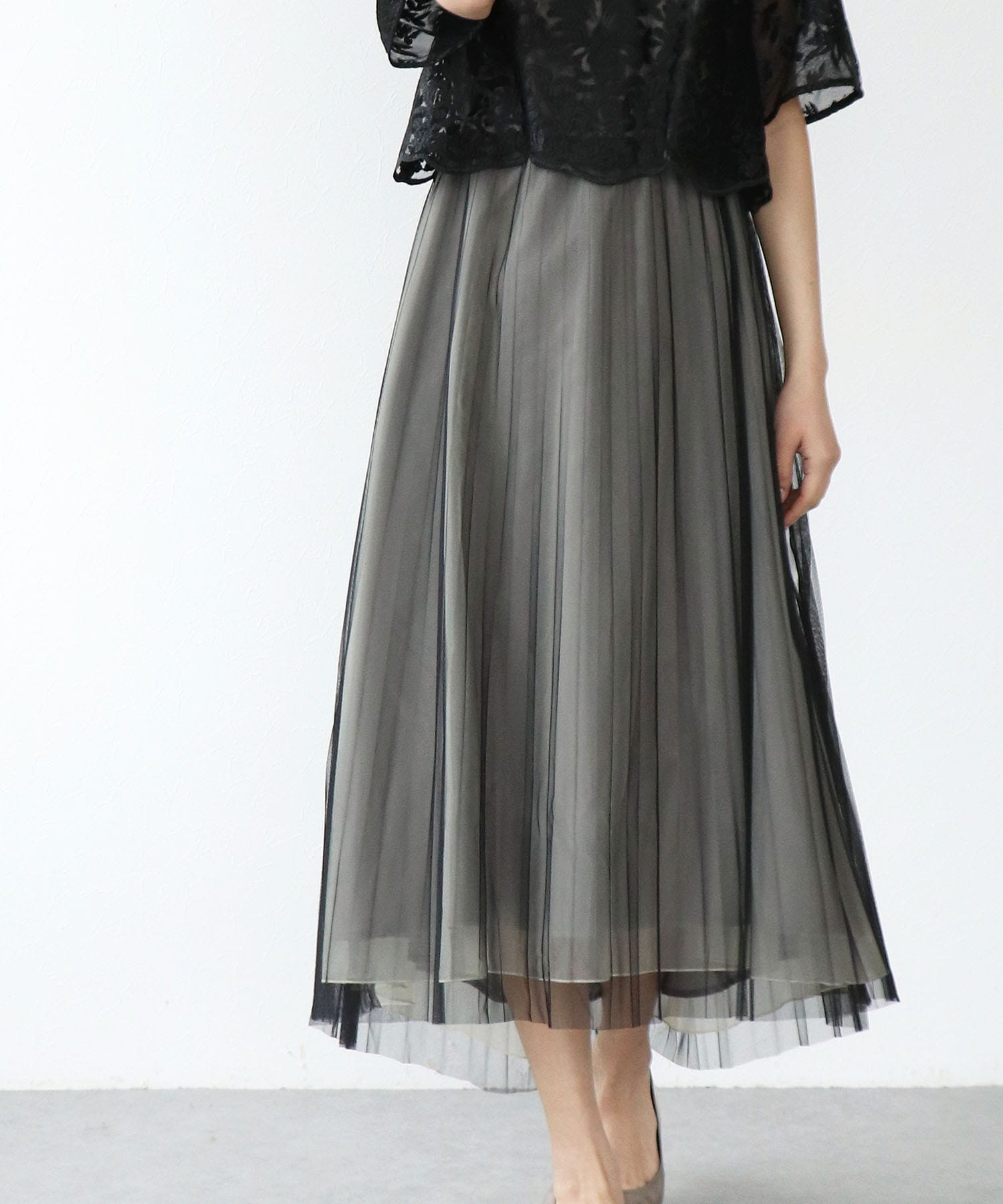 刺繍レース×チュールプリーツワンピース