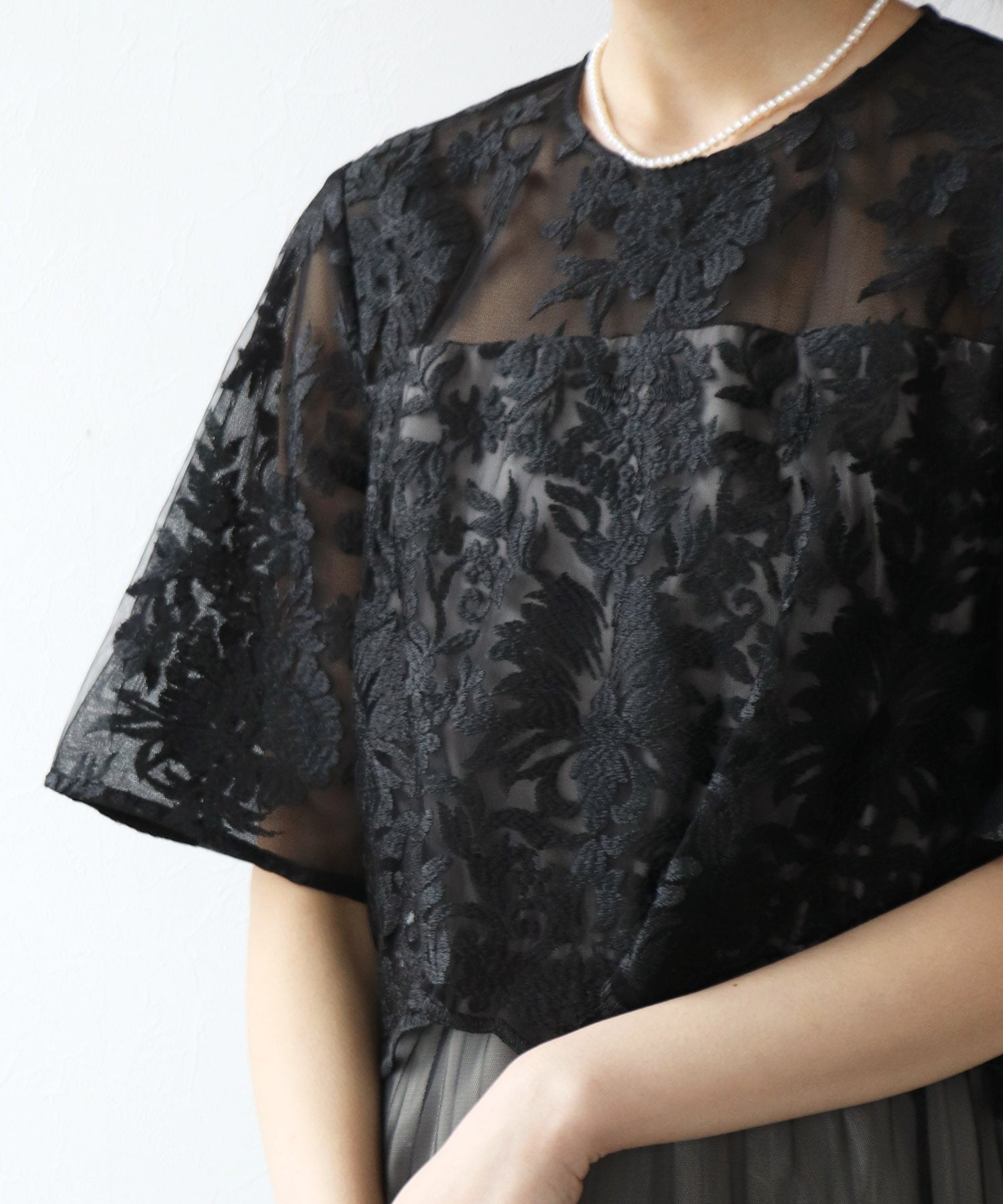 刺繍レース×チュールプリーツワンピース