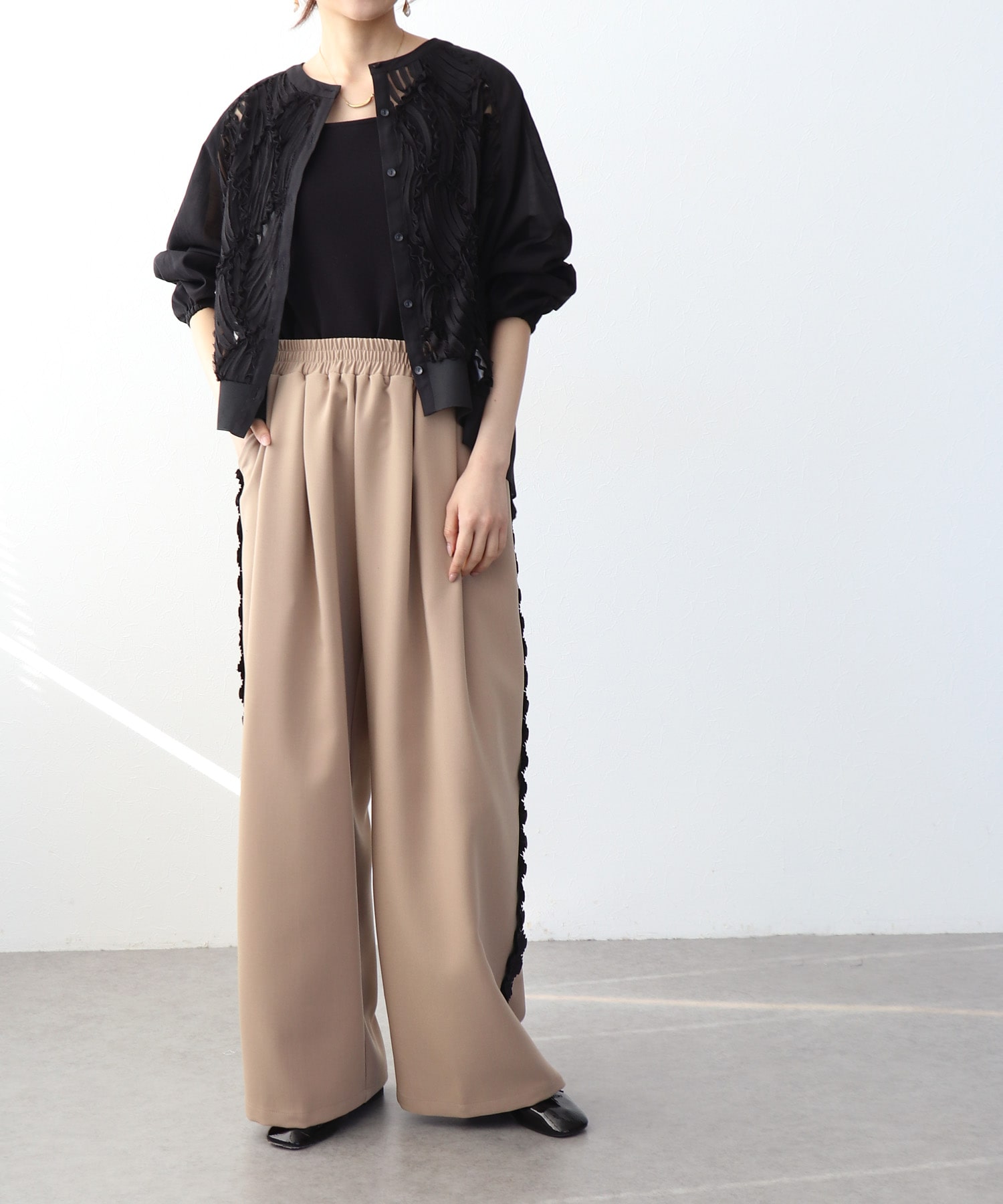 テープ刺繍レースカーディガン