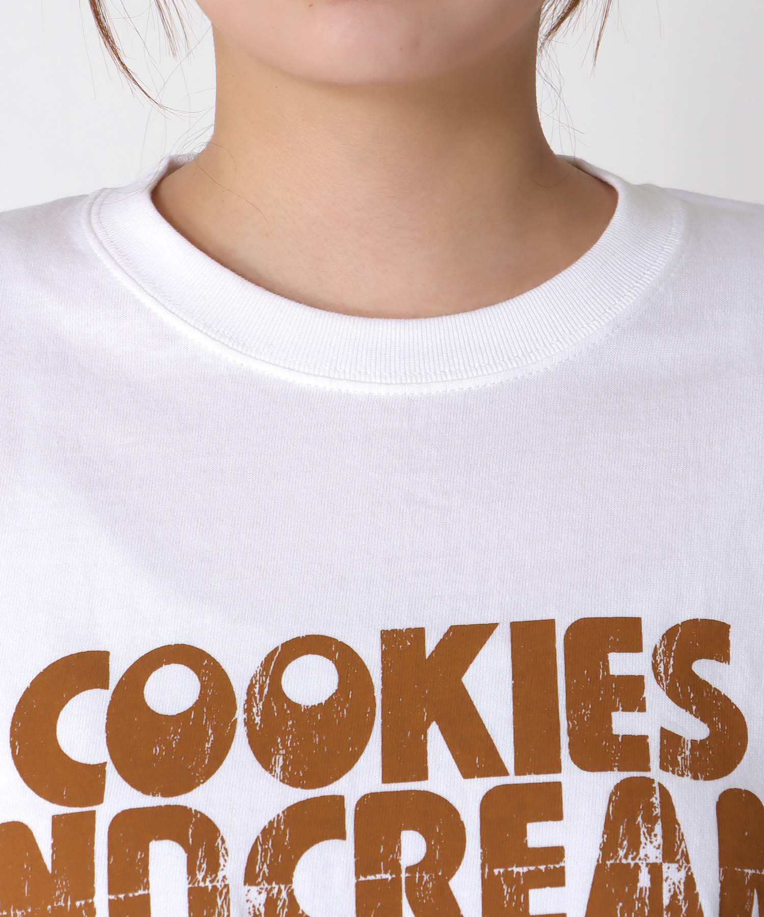 ロゴプリントTシャツ