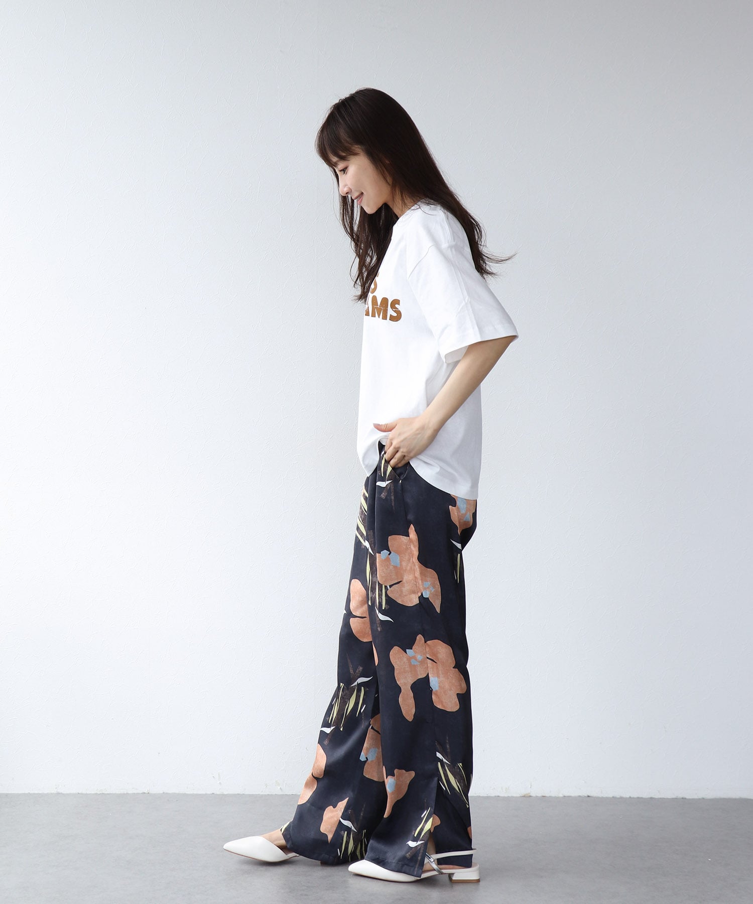 ロゴプリントTシャツ