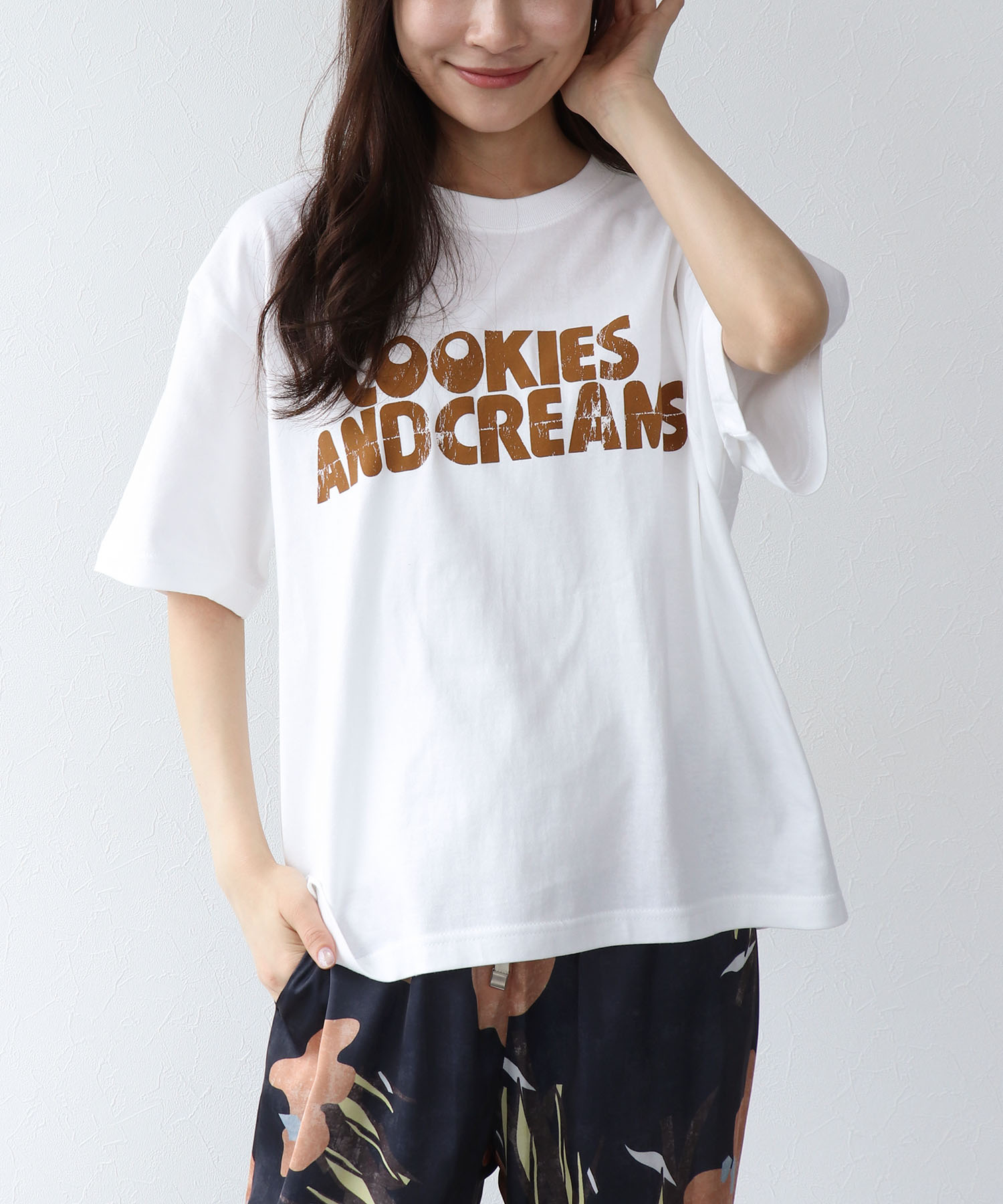 ロゴプリントTシャツ