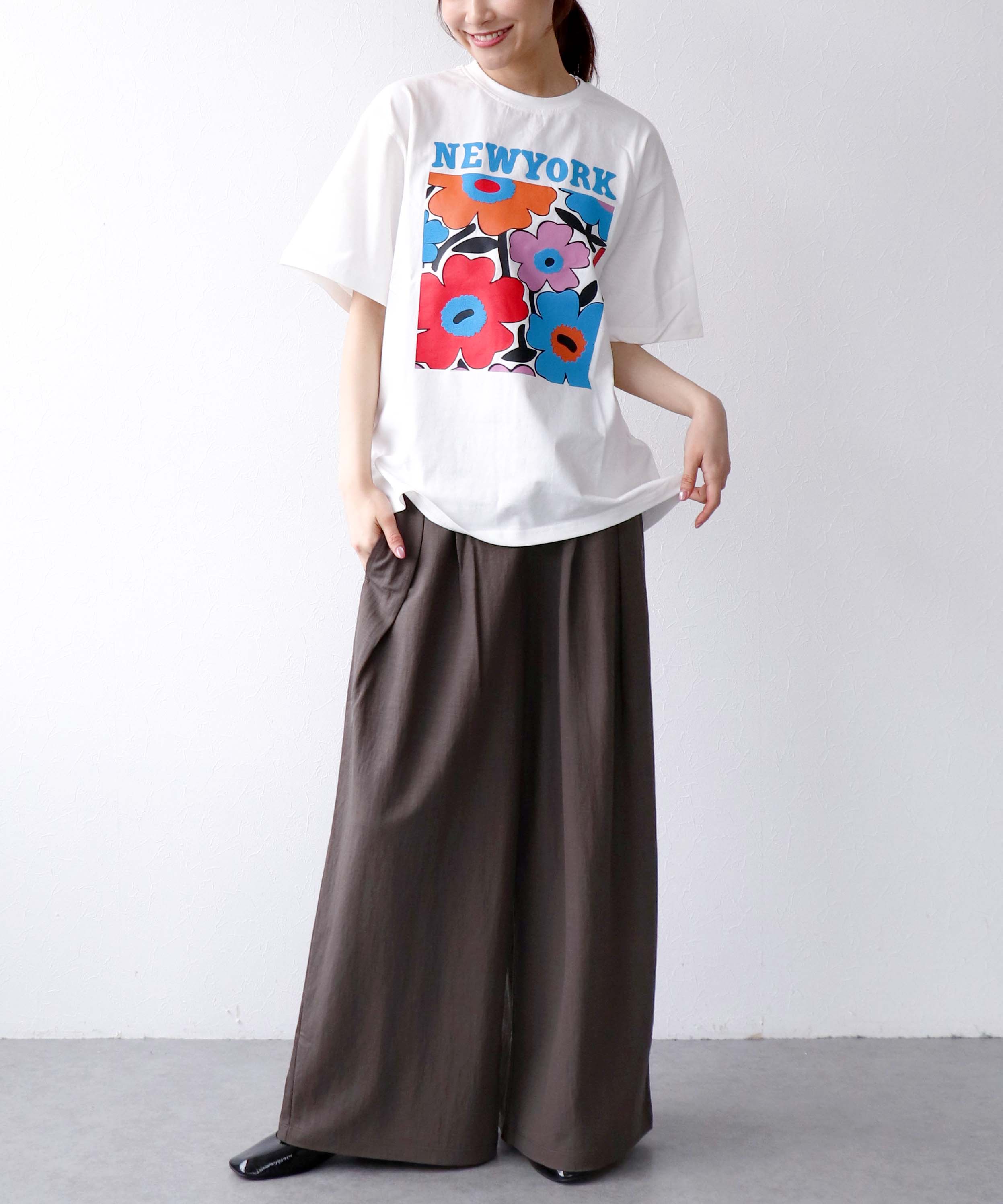 フラワープリントTシャツ